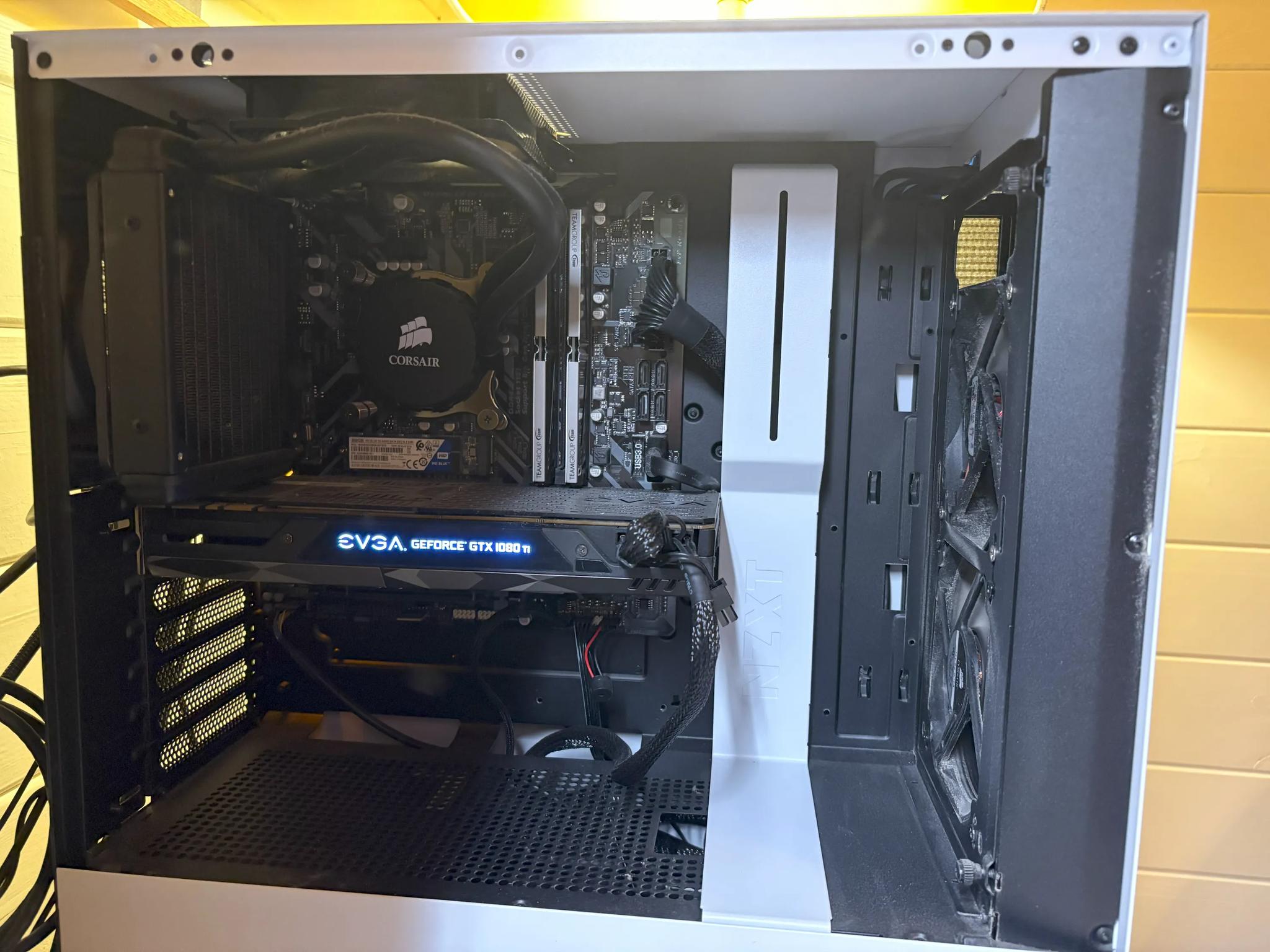 🖥️ Used Custom White NZXT H500i Gaming PC – i5‑8600K / GTX 1080 Ti / 16 GB DDR4 / 500 GB SSD