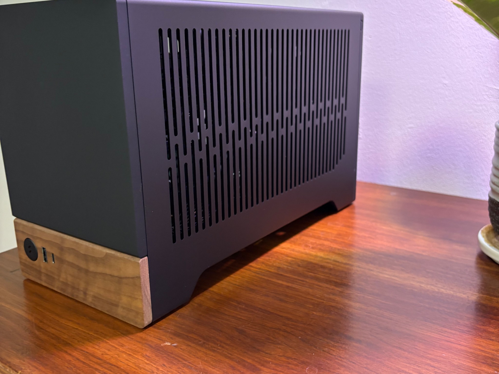 RTX 5070TI | Ryzen 7 7800X3D | 32GB DDR5 | 1.5TB SSD | 1000W PSU | 1x 120MM Fan | Fractal Terra ITX