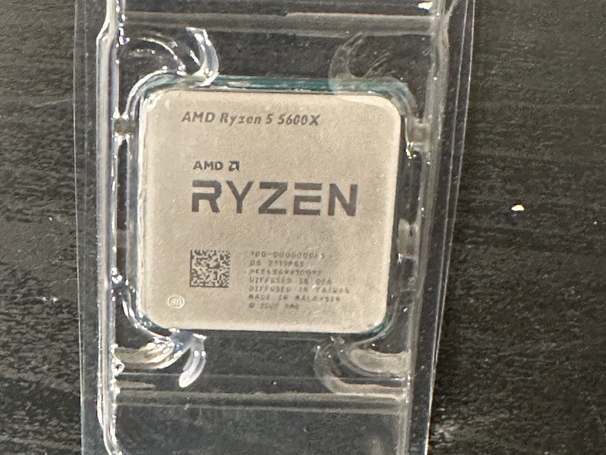AMD Ryzen 5 5600X (6-core, 12-thread) Unlocked Desktop Processor with Cooler