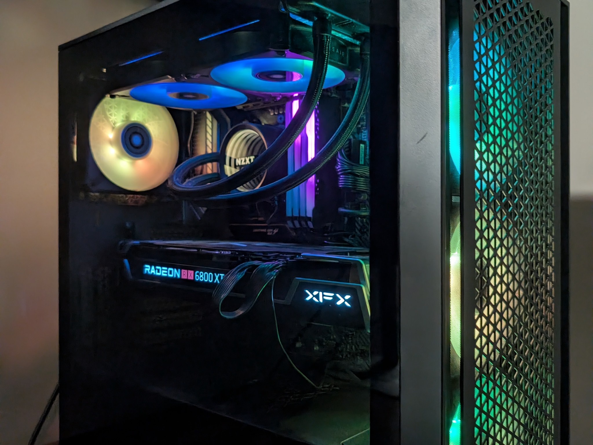 CPU | Ryzen 5800X3D ~ GPU | RX 6800XT w/ 1TB 990 Pro Custom Build
