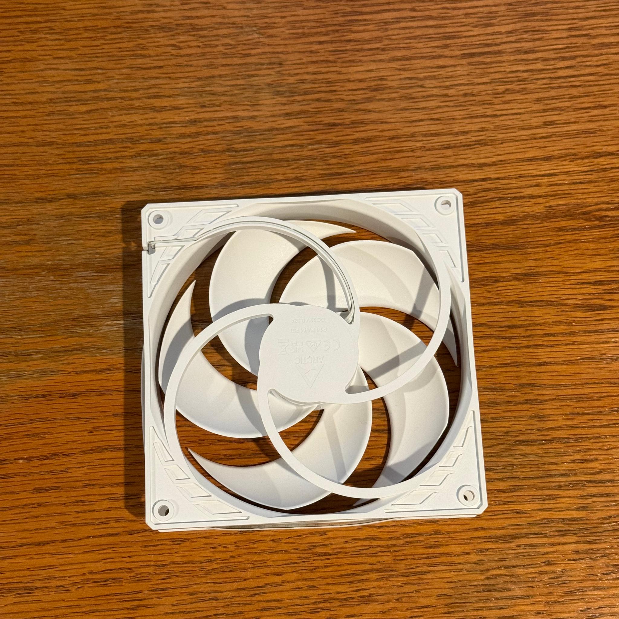 ARCTIC P14 PWM PST - PC Fan, 140mm Case Fan, Speed 200-1700RPM - White - Quantity: 2