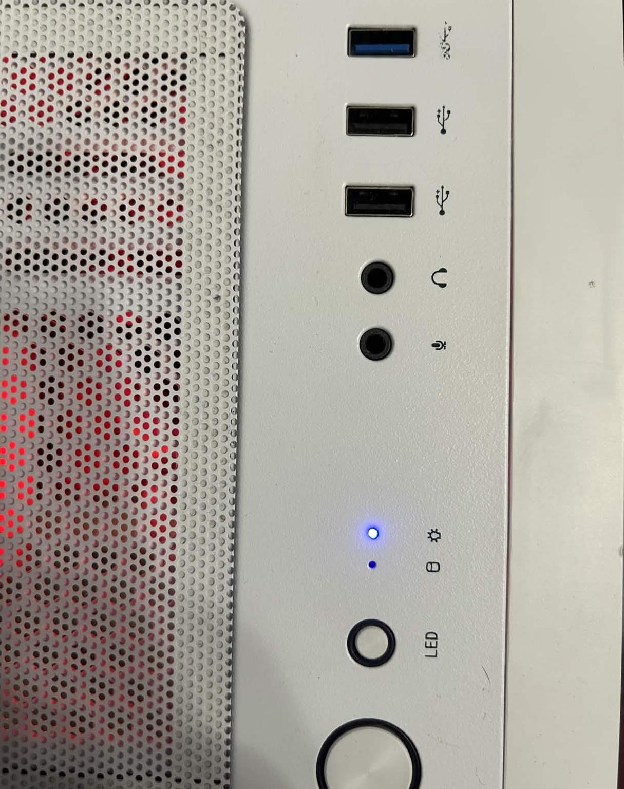 ALL WHITE NVIDIA GAMING PC (3070, ryzen 7, 32gb ram)