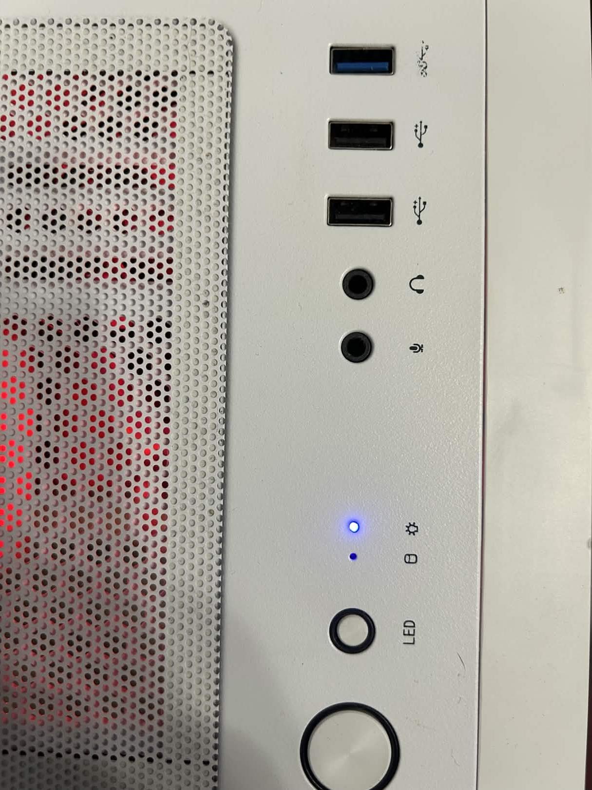 ALL WHITE NVIDIA GAMING PC (3070, ryzen 7, 32gb ram)