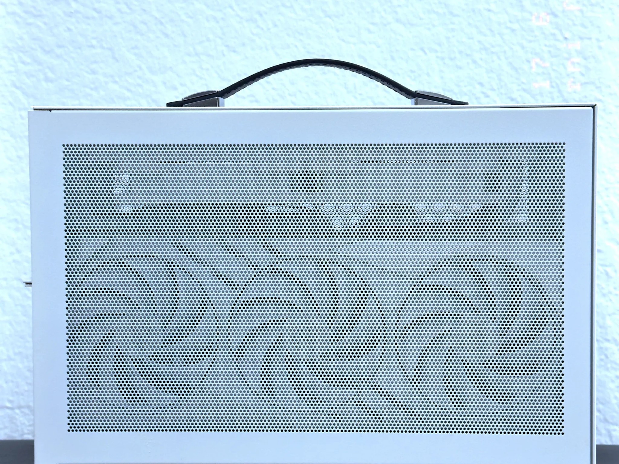 Mini-ITX Gaming Rig w/ Ryzen 7 7800X3D + 4080 SUPER