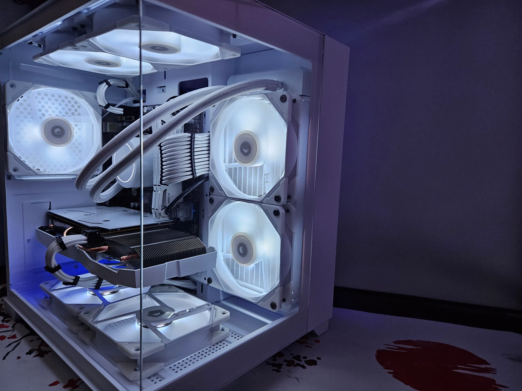 Arctic Beast Liquid cooled RIG Ryzen 7 5700G/ 32GB RAM/ 2TB SSD/ AMD RX6600