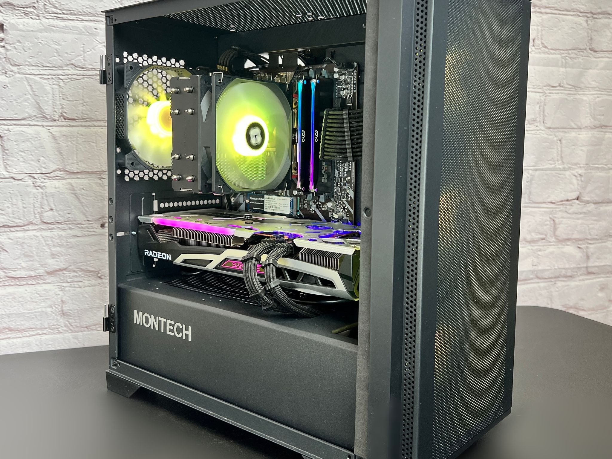 AMD RX 6700 XT Ryzen 5 5600G 16GB RAM 1TB M.2 Wifi/BT Window 11 Gaming PC