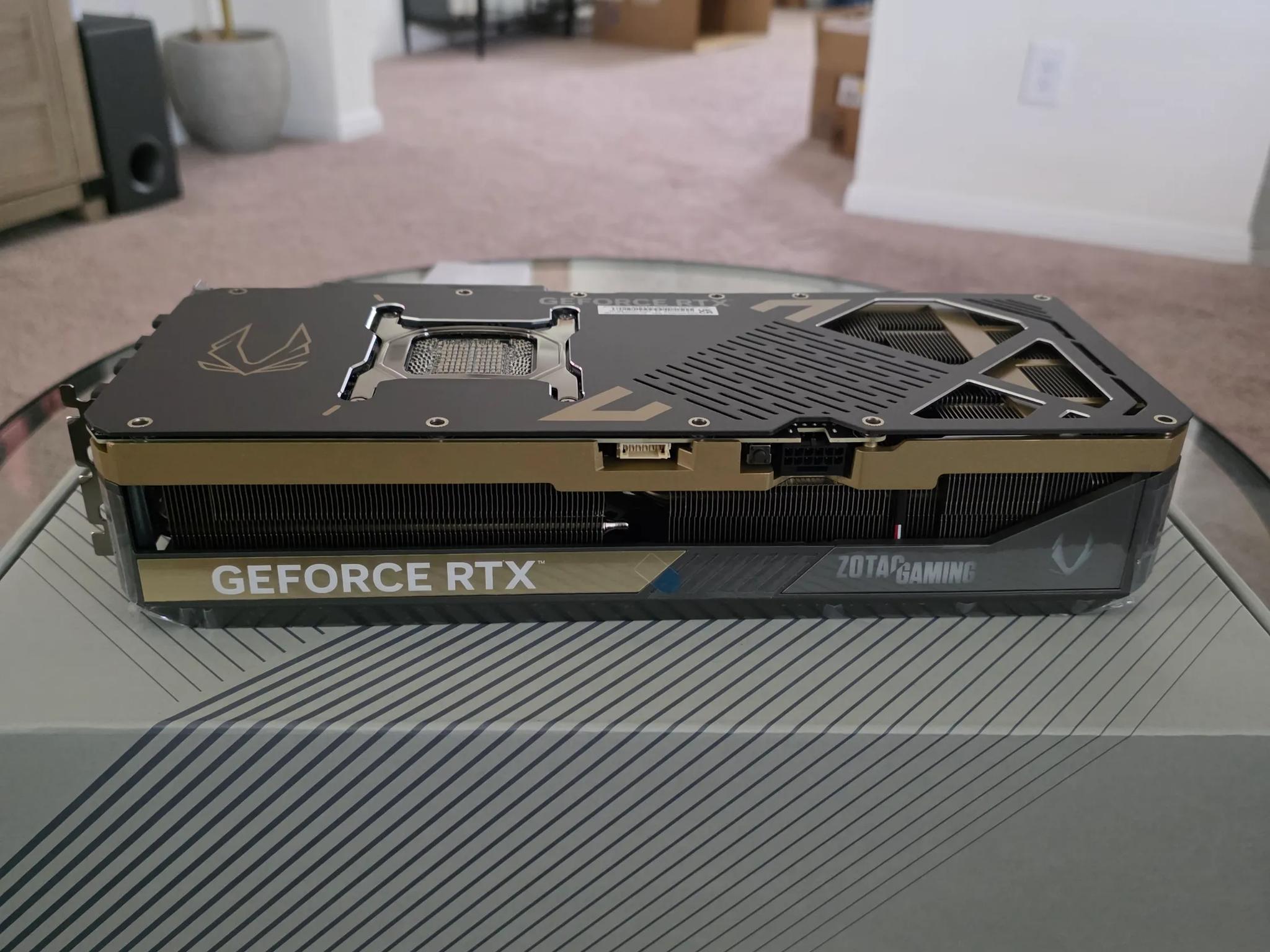 5090 Zotac Gaming Solid OC