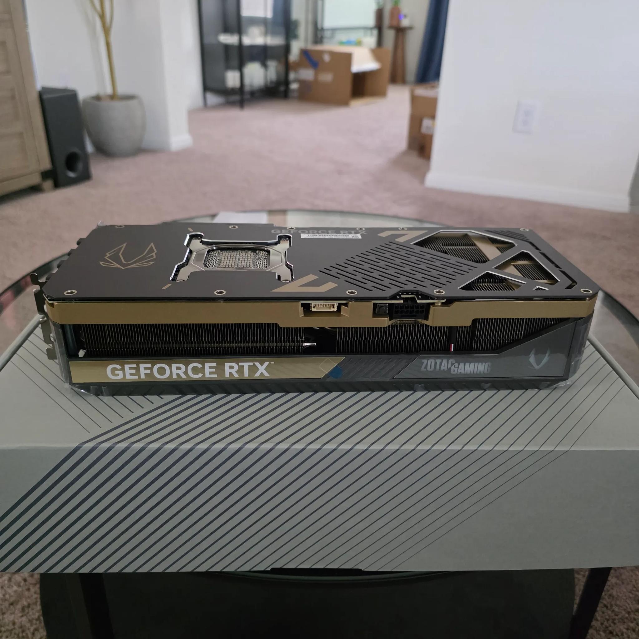5090 Zotac Gaming Solid OC