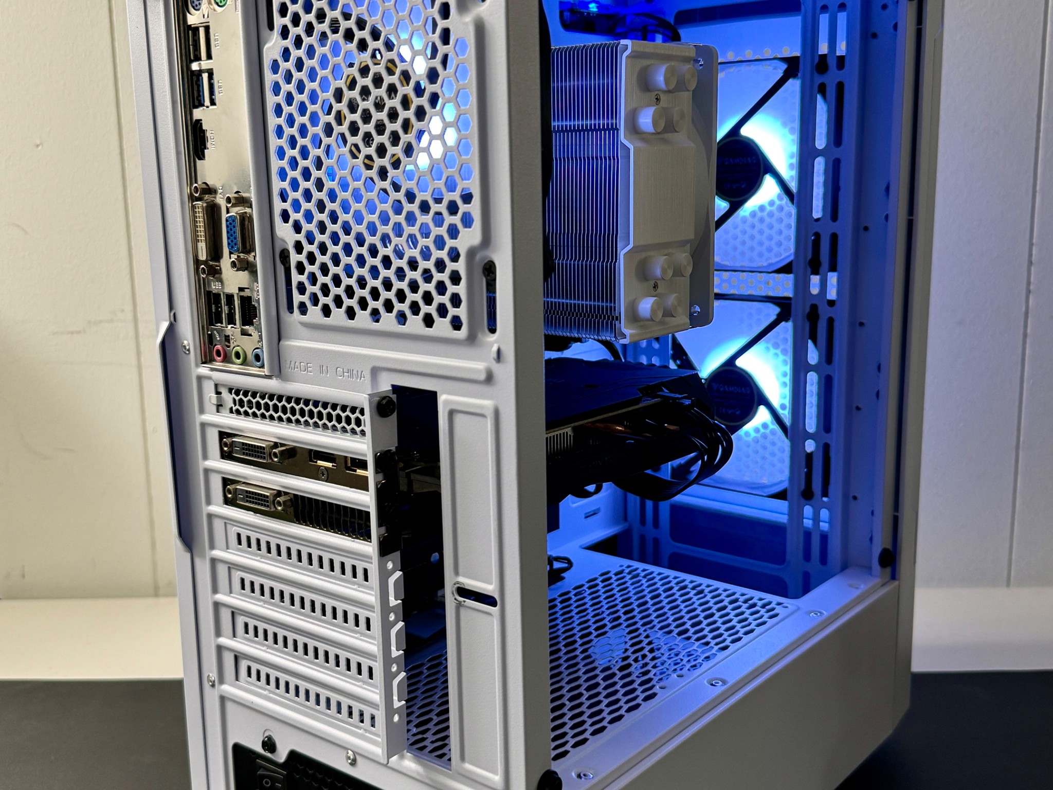 GTX 1060 3GB | INTEL i5 4570 | 16GB DDR3 RAM | 500 GB SSD | White Gaming Computer