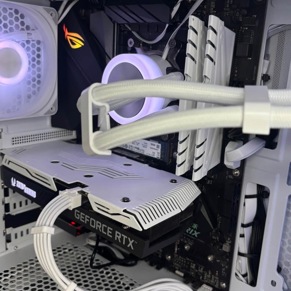White Gaming PC (RTX 3060 Ti 8GB + AMD Ryzen 5 5600G)