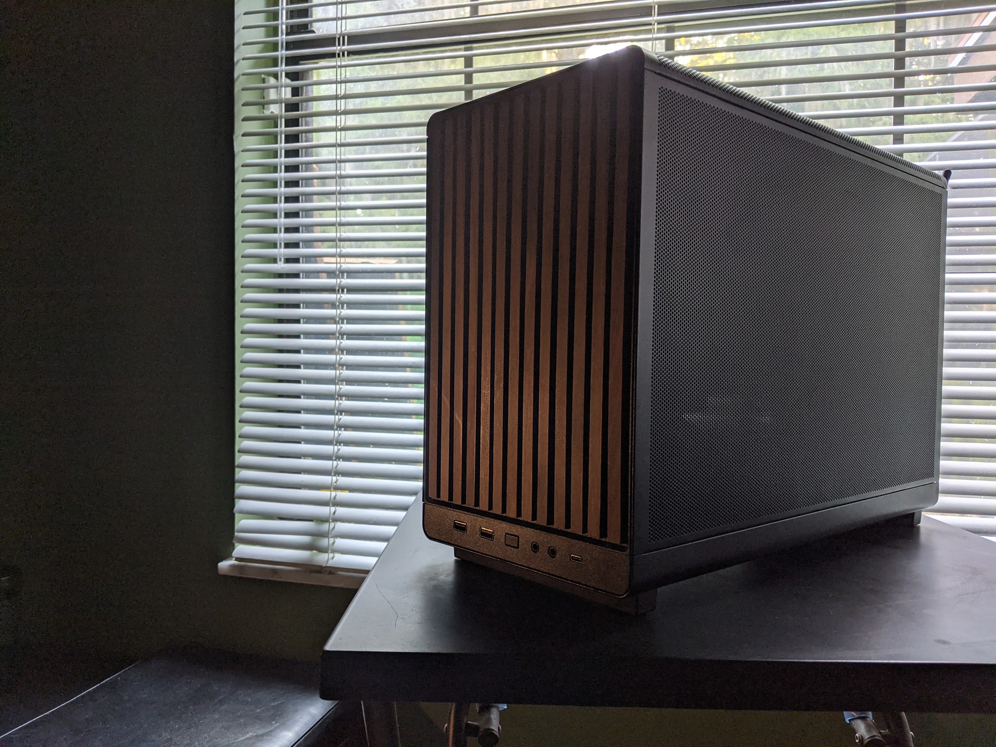 AMD Ryzen 5 3500| GTX 1080 8GB| 16GB DDR4 RAM| 1TB SSD & 1TB HDD| Windows 11 |