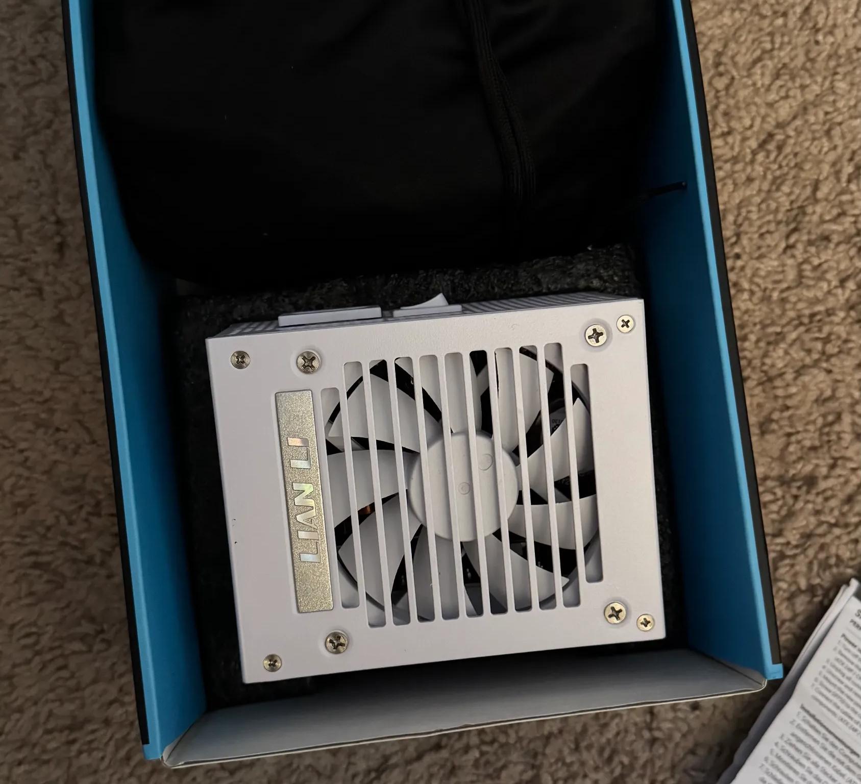 Lian Li SP750 SFX Power Supply
