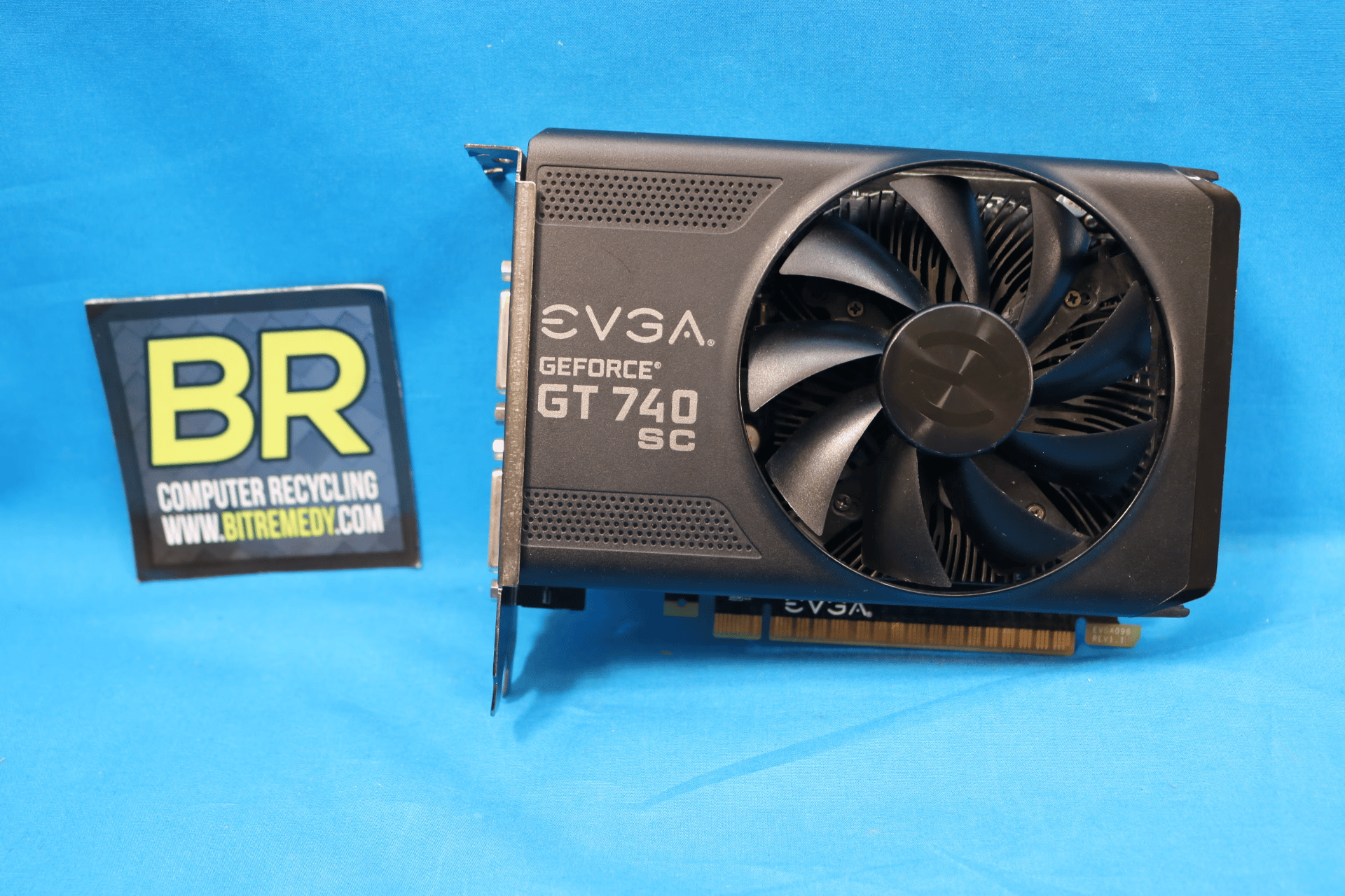 Dual Slot EVGA GeForce GT 740 SC 2GB GDDR5 Desktop GPU 02G-P4-3747-KR