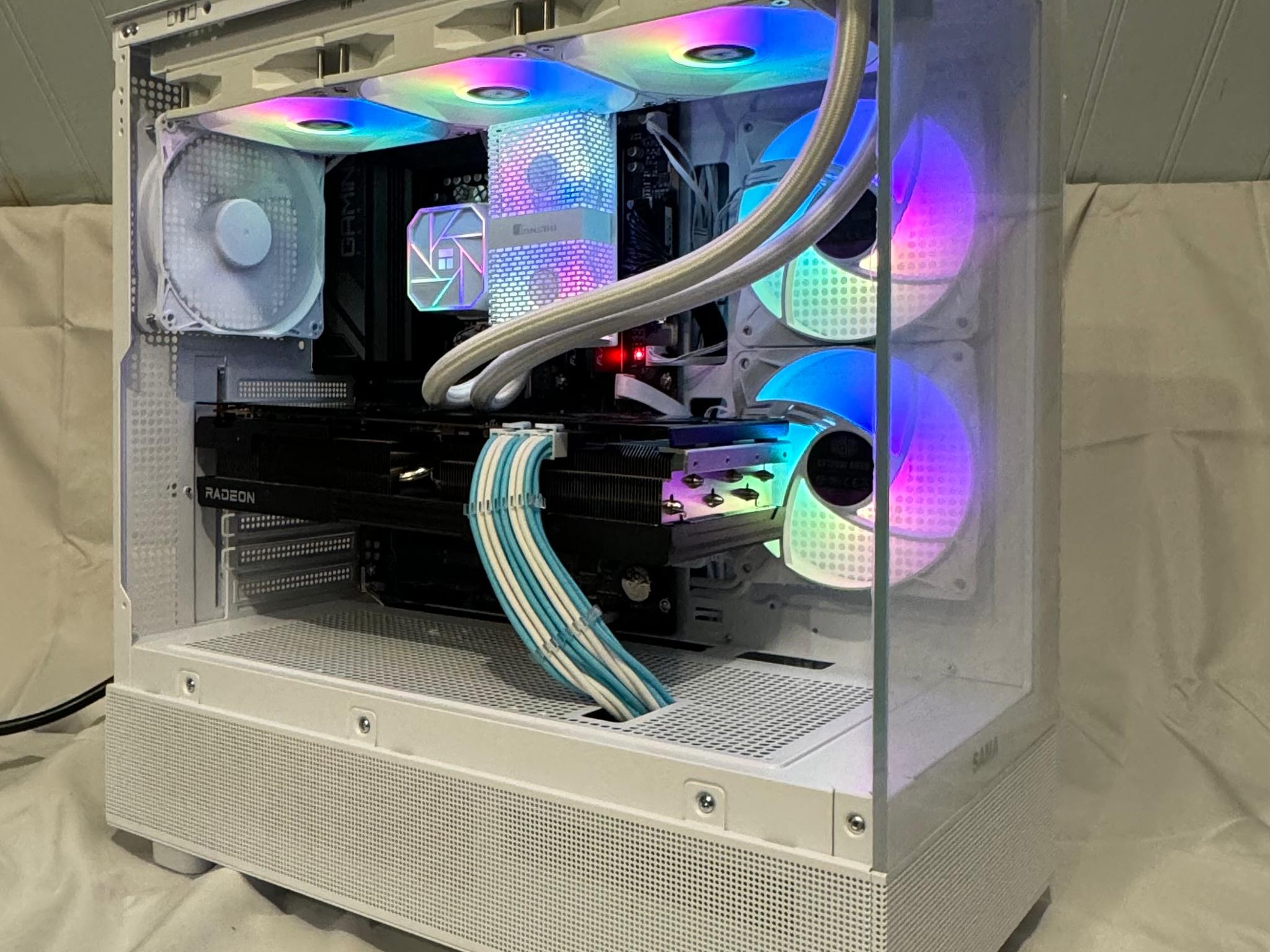 "White Hell" 7700, RX 7900XT, all amd pc with 32gb ram, WI-FI, and free Blue and White Keyboard