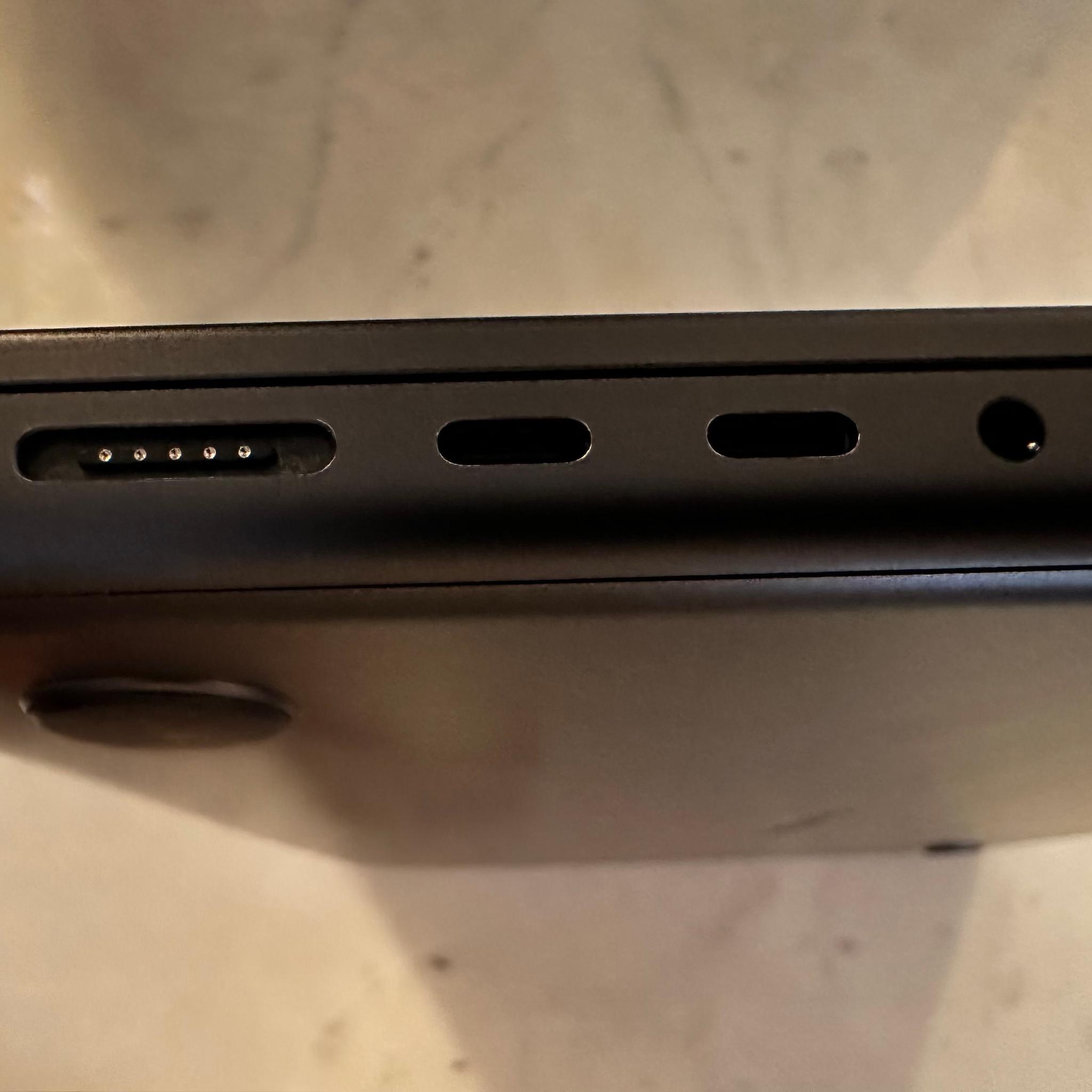 MacBook Pro Late 2023 (M3) Max - 16"