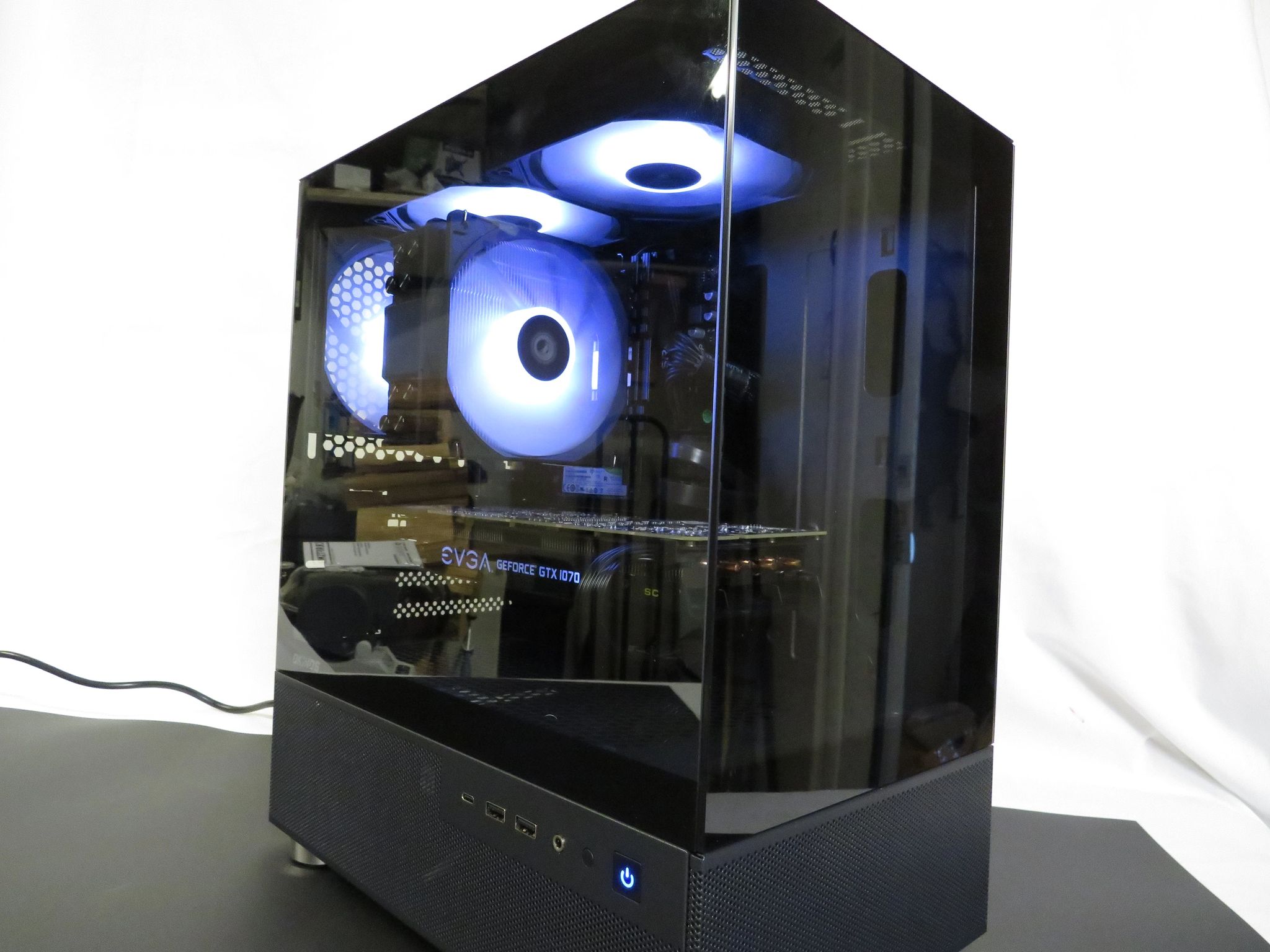 High Quality Entry Level gaming. Ryzen 5 2600 + GTX 1070 + 1 TB M.2 SSD
