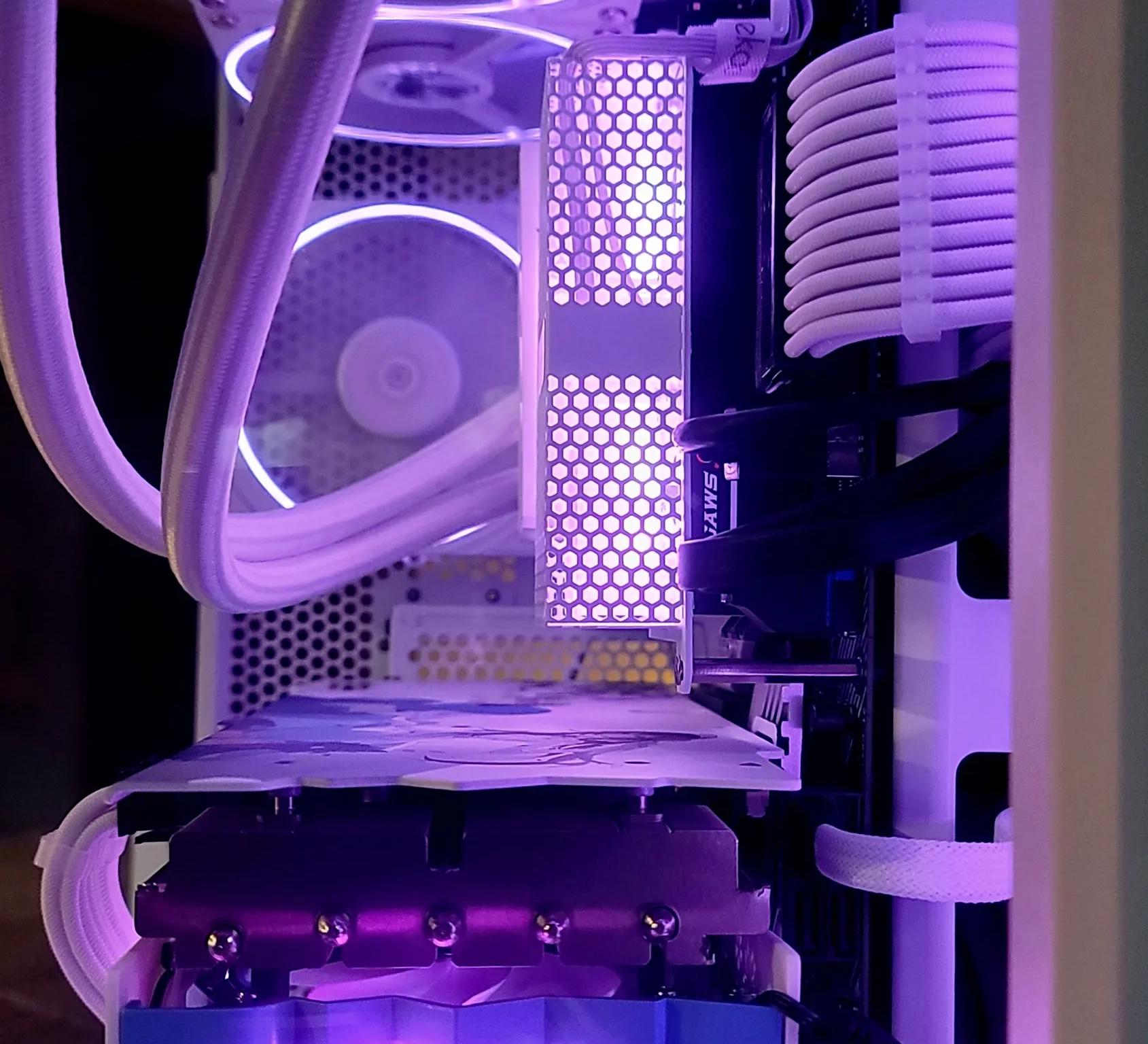 Sakura!  i7 12700k, Yeston RX 6800XT, 32Gb DDR5, 360 AIO, WiFi/BT/Ethernet, Z690
