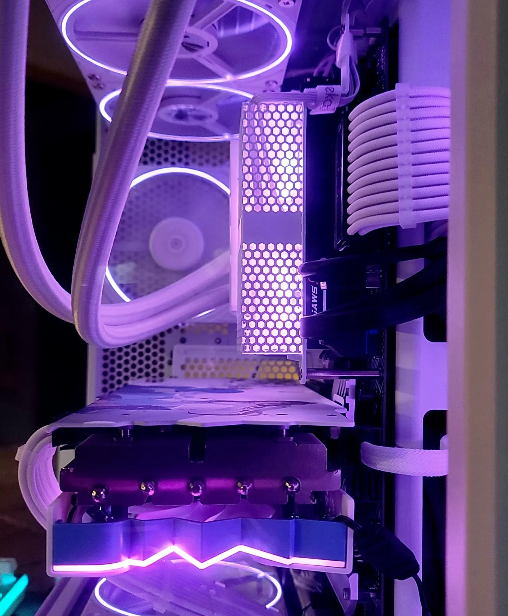 Sakura!  i7 12700k, Yeston RX 6800XT, 32Gb DDR5, 360 AIO, WiFi/BT/Ethernet, Z690