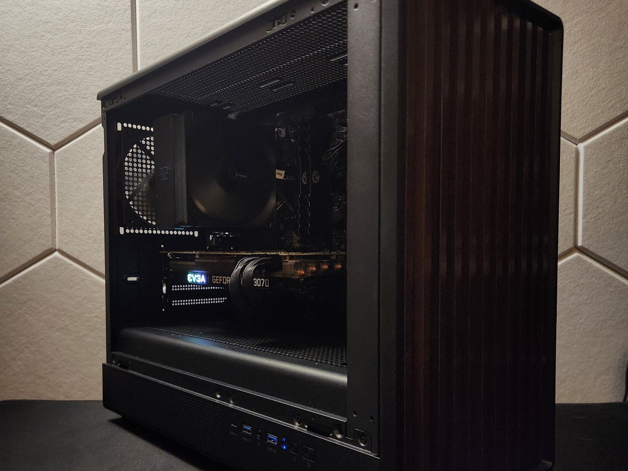 "Gothic Inspired PC" RTX 3070 | Ryzen 5 5600 | 32GB DDR4 3200Mhz | 1TB SSD | Win 11 | WIFI+BT