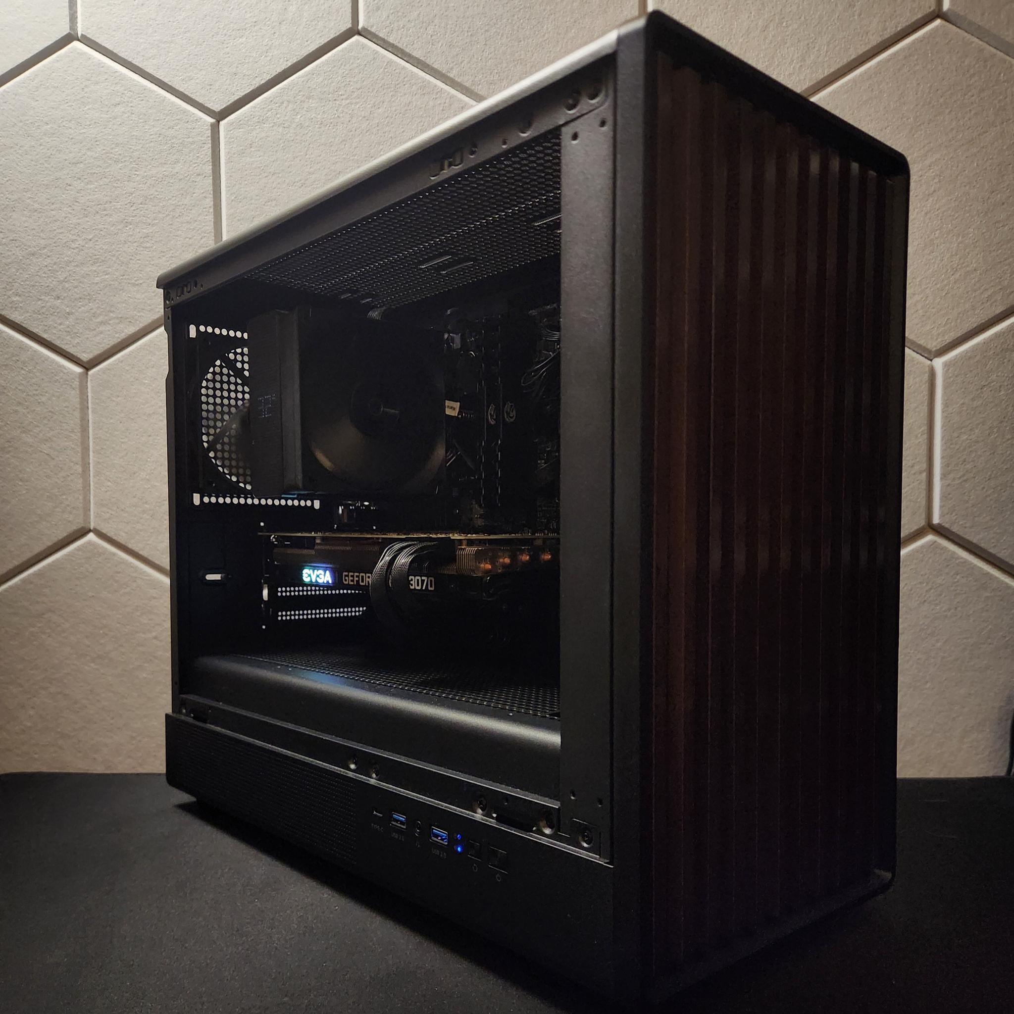 "Gothic Inspired PC" RTX 3070 | Ryzen 5 5600 | 32GB DDR4 3200Mhz | 1TB SSD | Win 11 | WIFI+BT