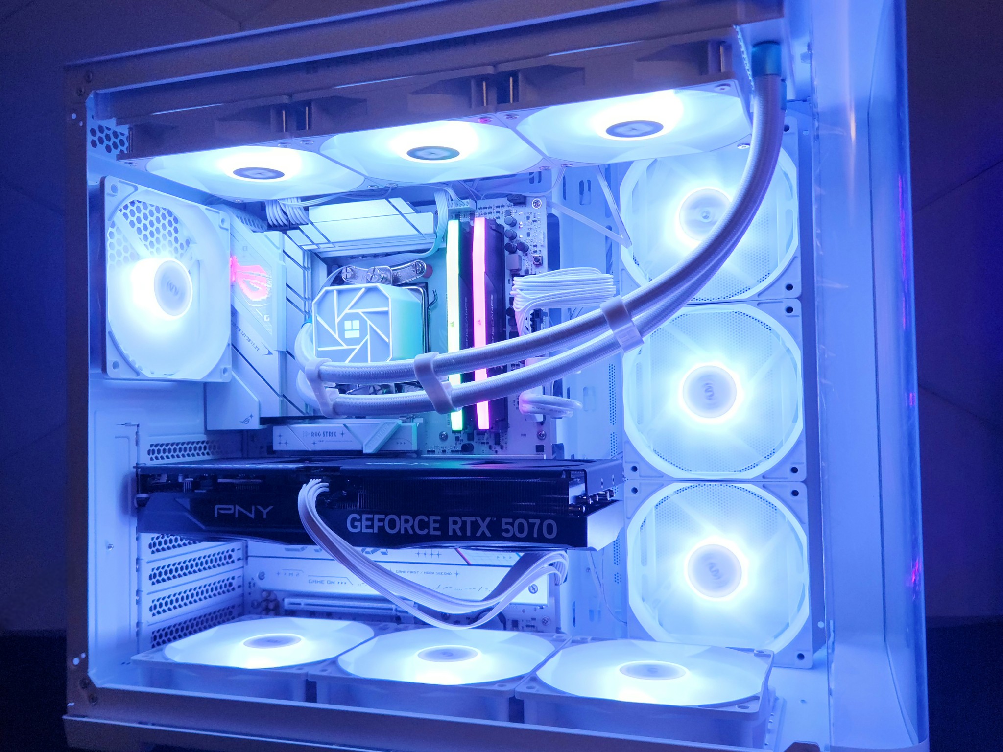 "Ymir The Frost Giant" | RTX 5070 | Ryzen 5 7600X3D | 32GB DDR5 | 2Tb SSD | WIFI+BT