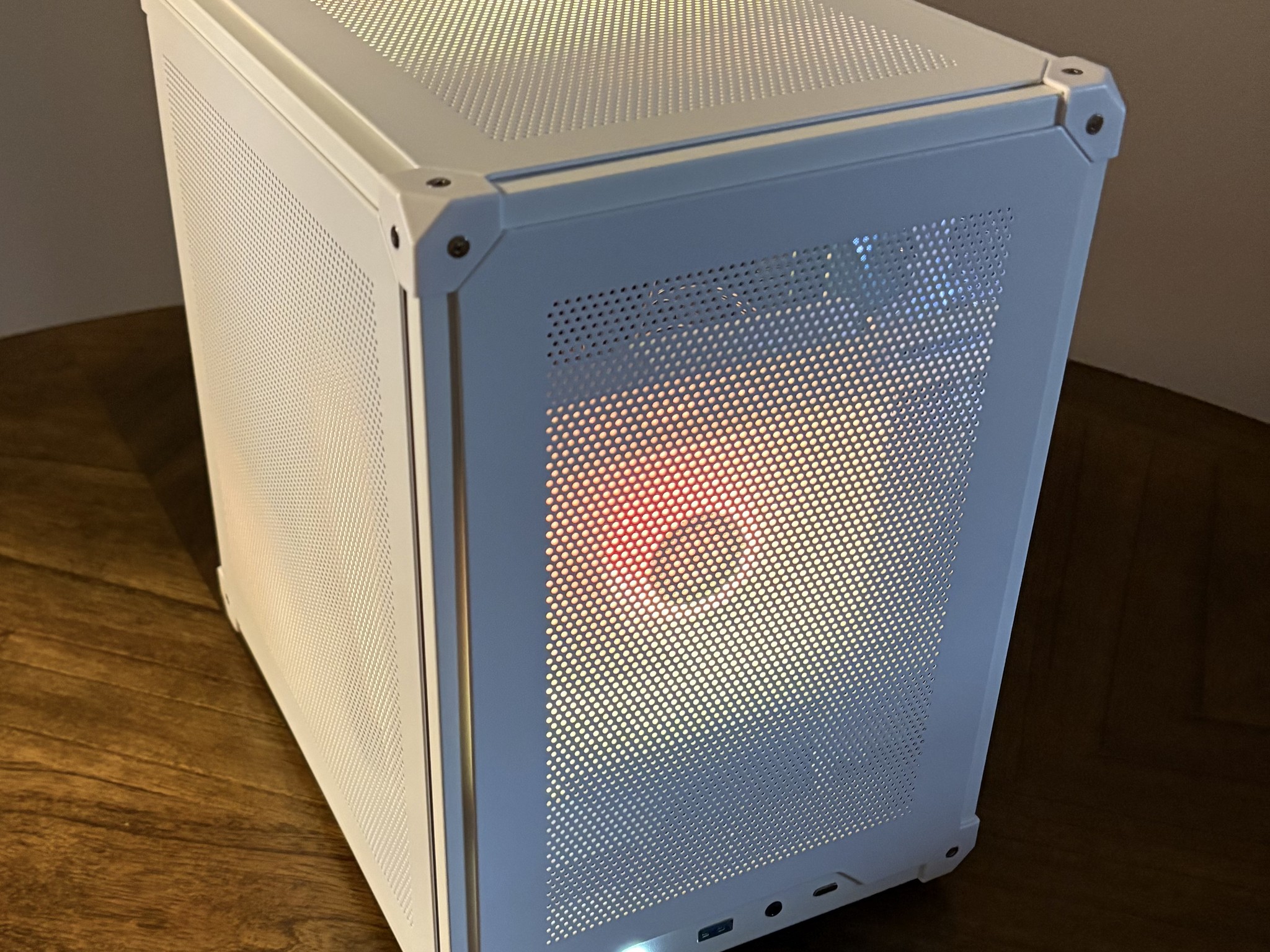 Minimalist White PC - Ryzen 3500 | RTX 3050 | 16GB RAM | 1TB NVMe SSD | WIFI 6E + BT 5.3 | Win11