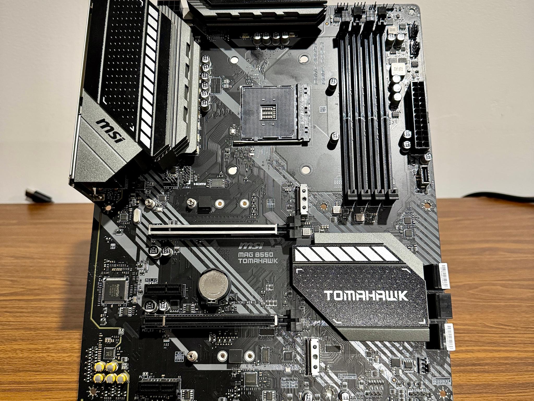 MSI MAG B550 TOMAHAWK - Image 1