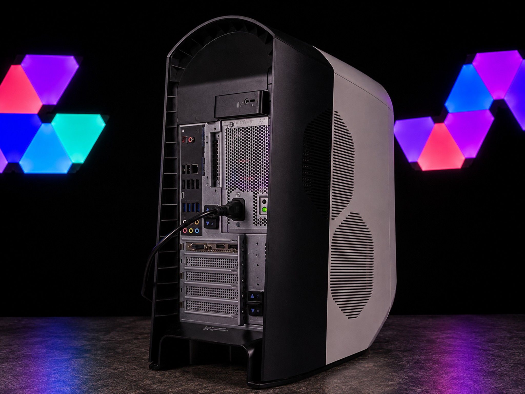 👽 AURORA R11 Gaming PC | GTX 1650 Super | i5-10400F | 16GB RAM | 1TB SSD + 1TB HDD | WiFi and BT |