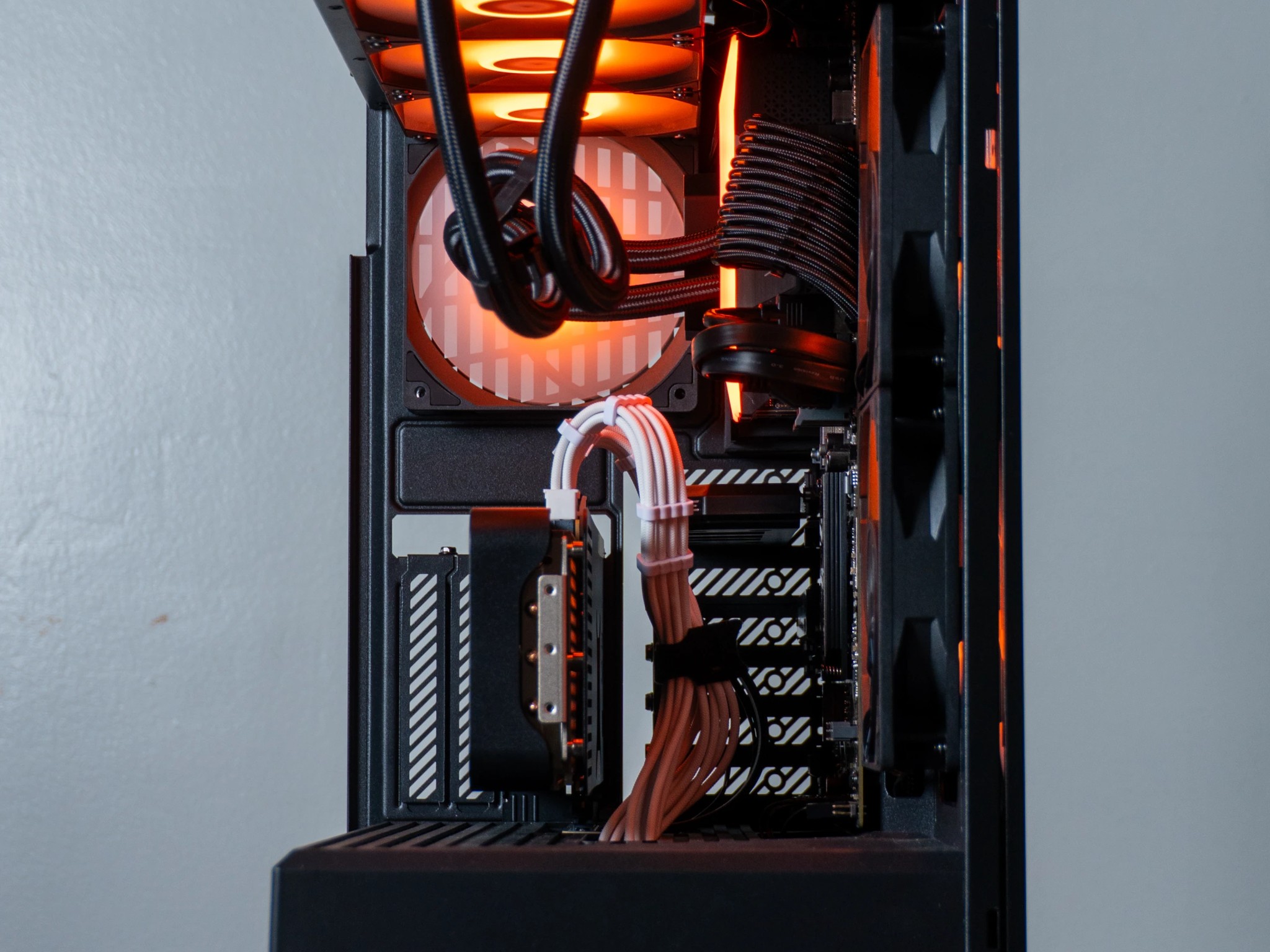 🔥RX 9070XT + Ryzen 7 7800X3D | 32GB DDR5 | 2 TB SSD | Wifi 6 & Bluetooth🔥