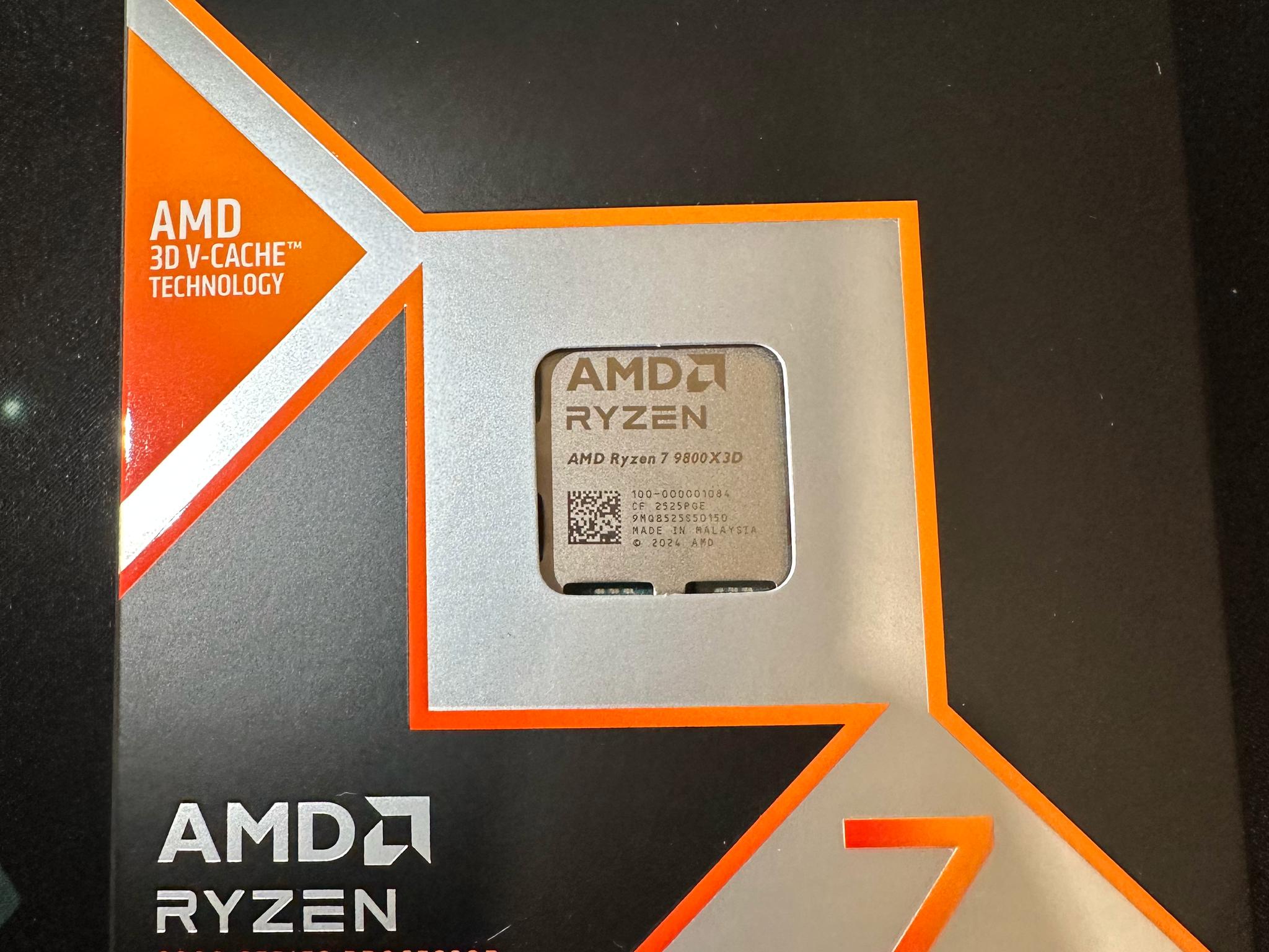 AMD RYZEN 7 9800X3D