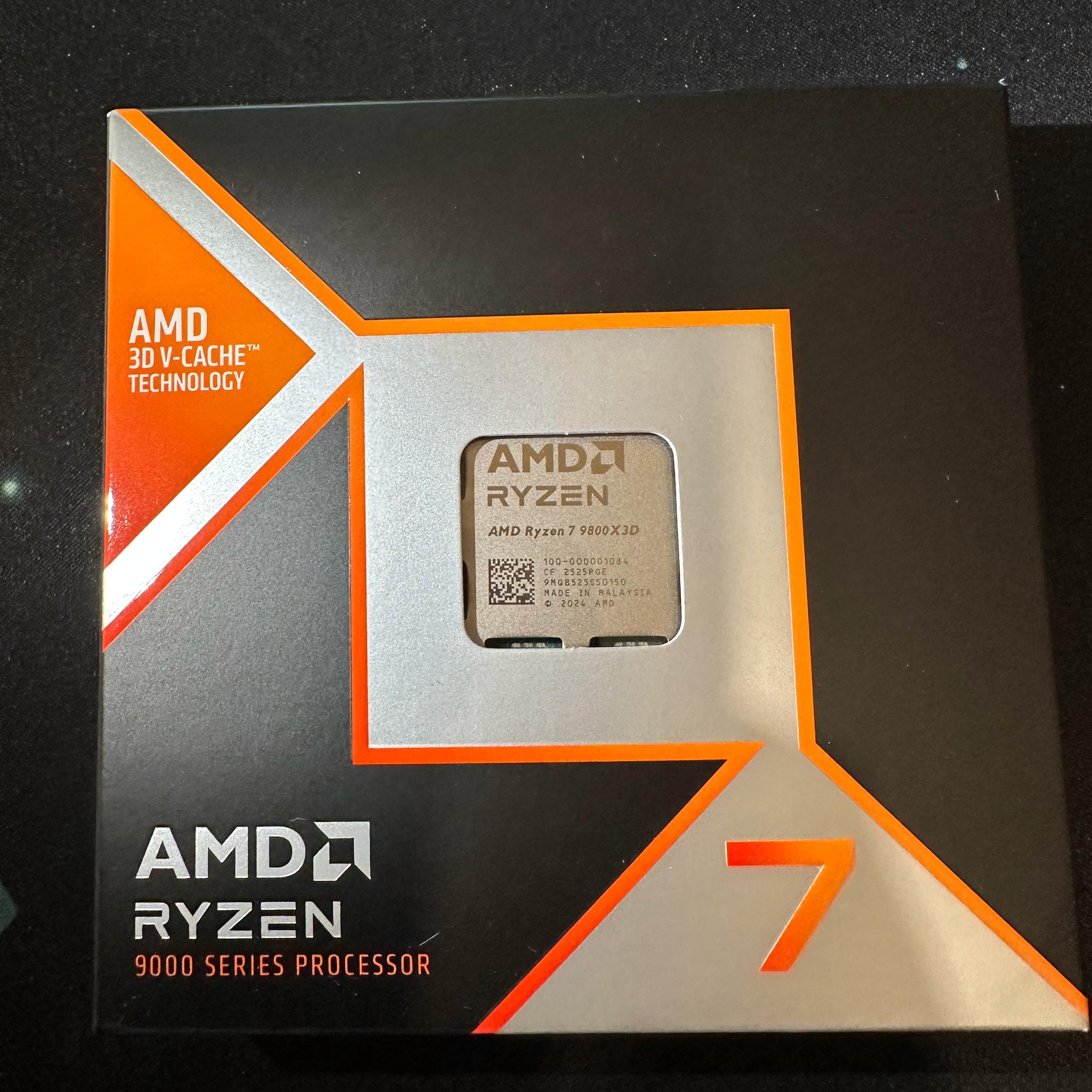 AMD RYZEN 7 9800X3D