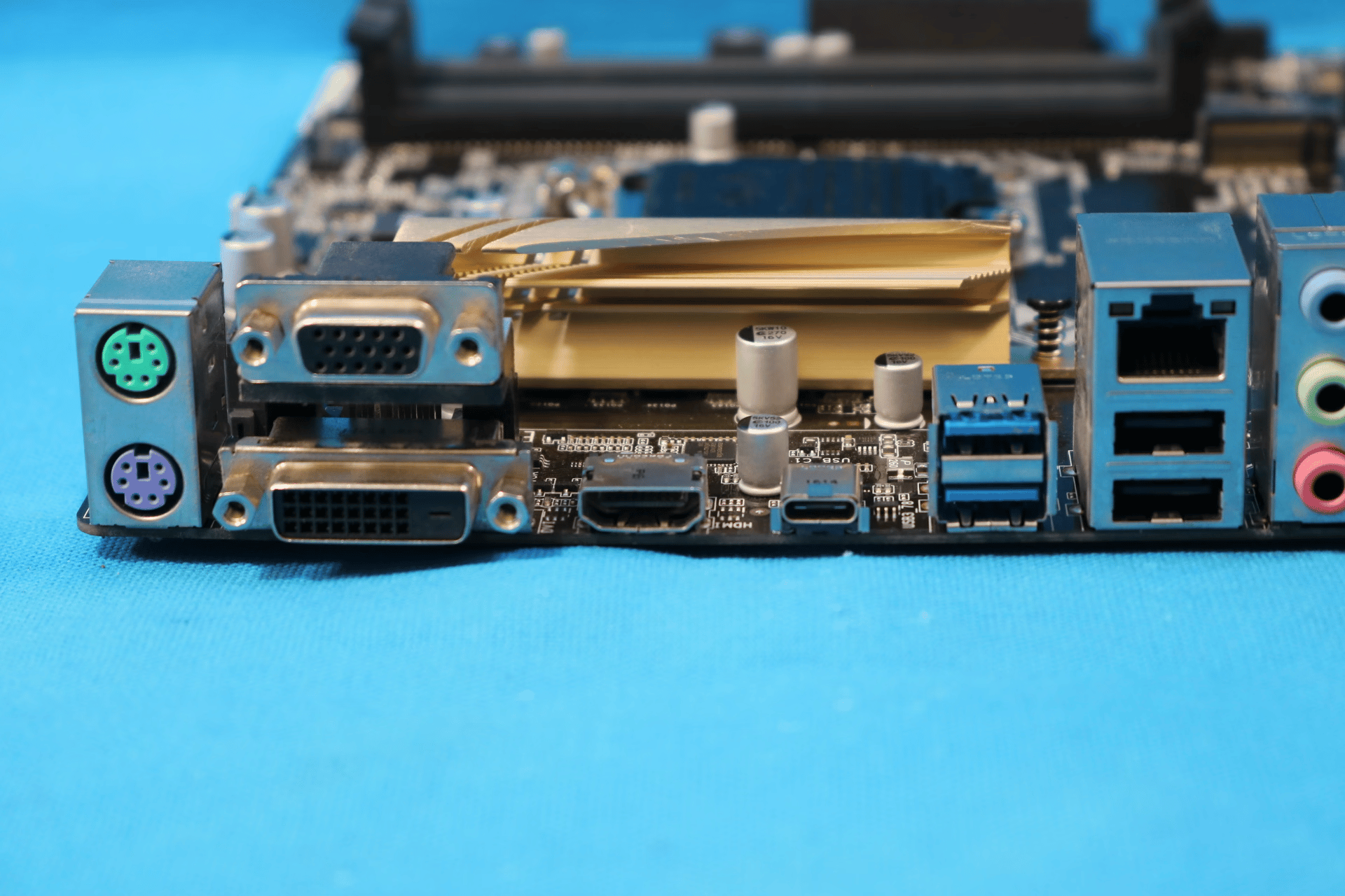Asus H170-Pro REV. 1.04 Intel LGA1151/Socket H4 DDR4 ATX Desktop Motherboard & I/O Shield