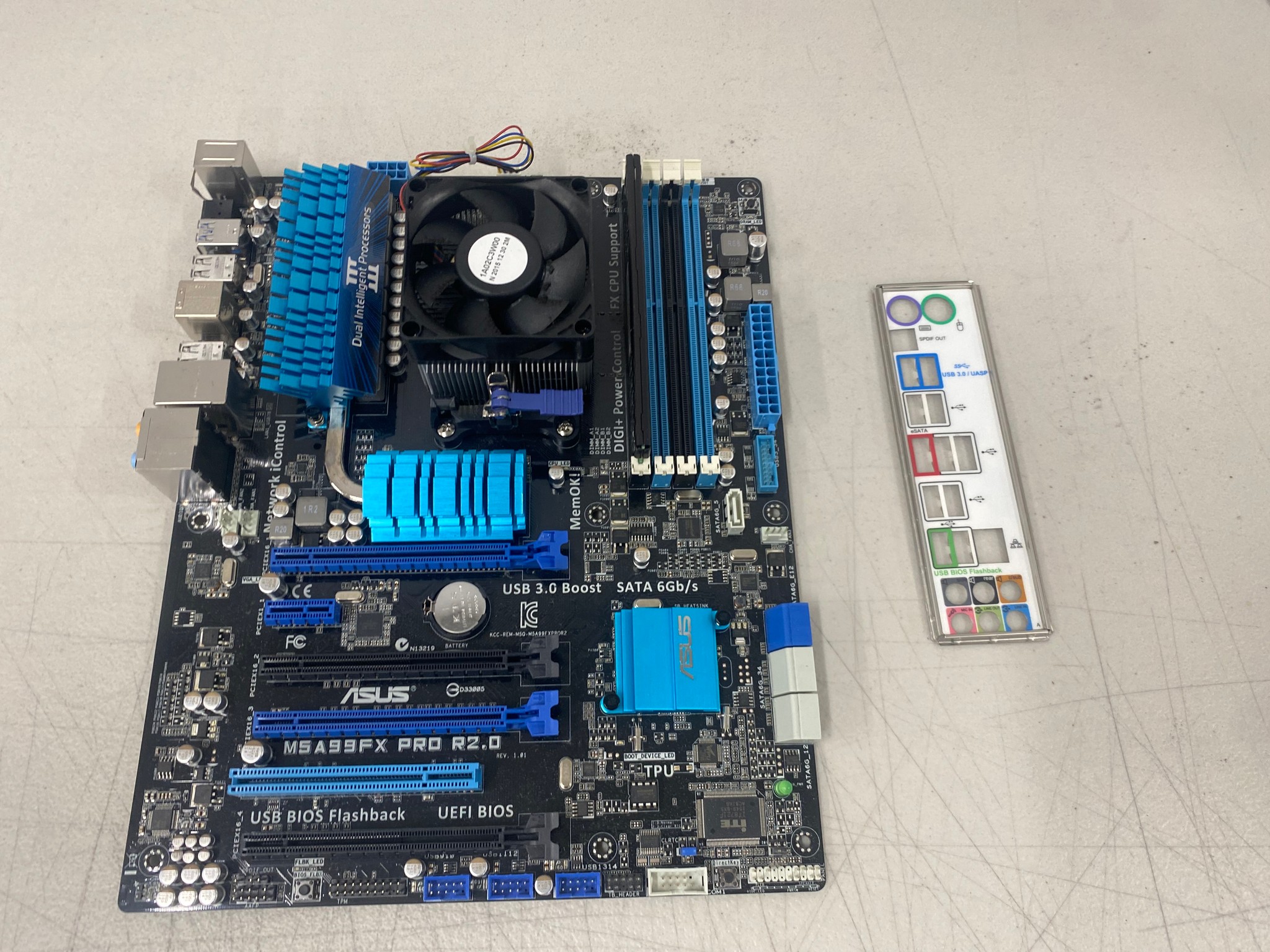 ASUS M5A99FX PRO R2.0 Motherboard + AMD FX CPU + 4GB Corsair DDR3 RAM Combo