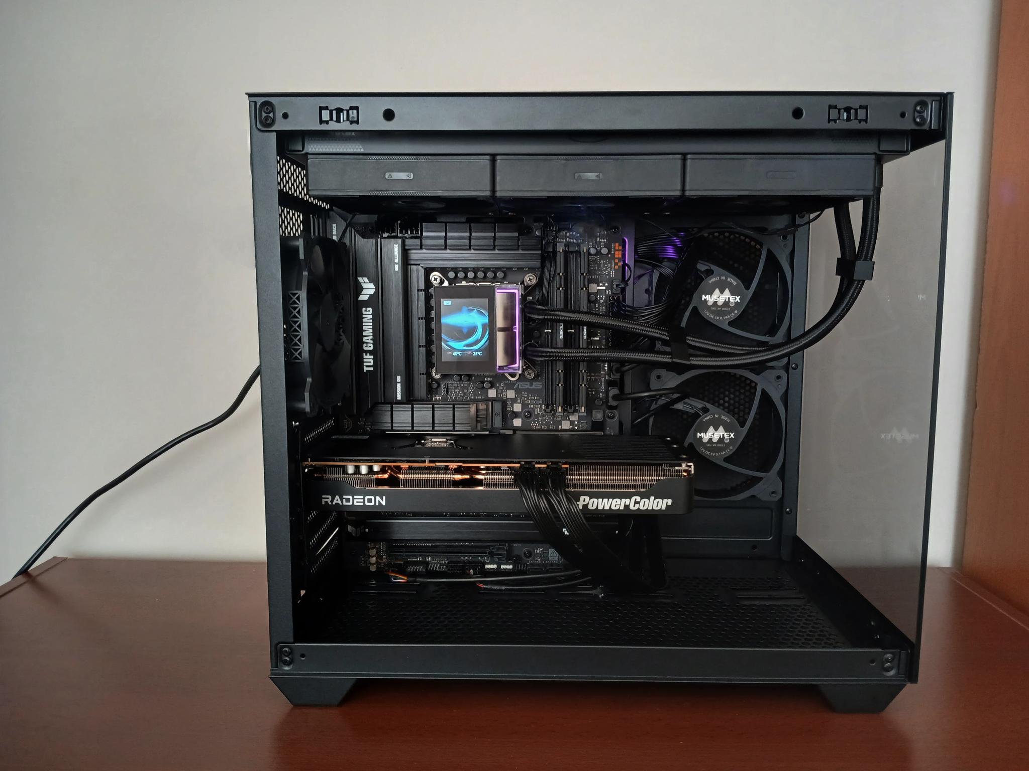4K Blackout | RX 9070XT 16GB | Intel Core Ultra 7 265K | 32GB RAM