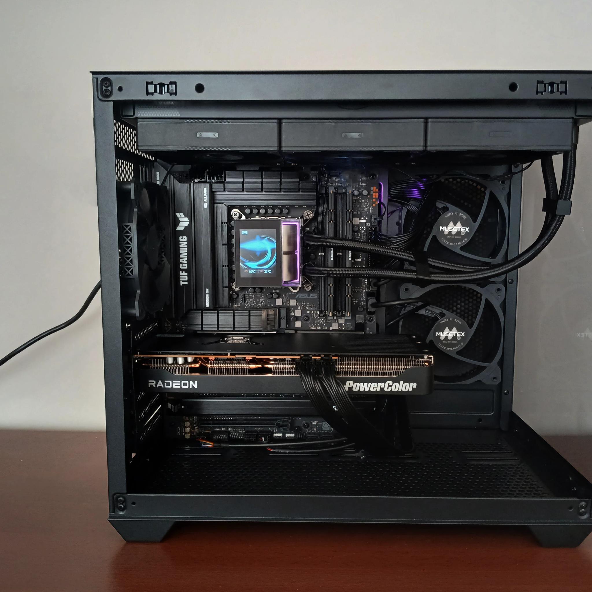 4K Blackout | RX 9070XT 16GB | Intel Core Ultra 7 265K | 32GB RAM