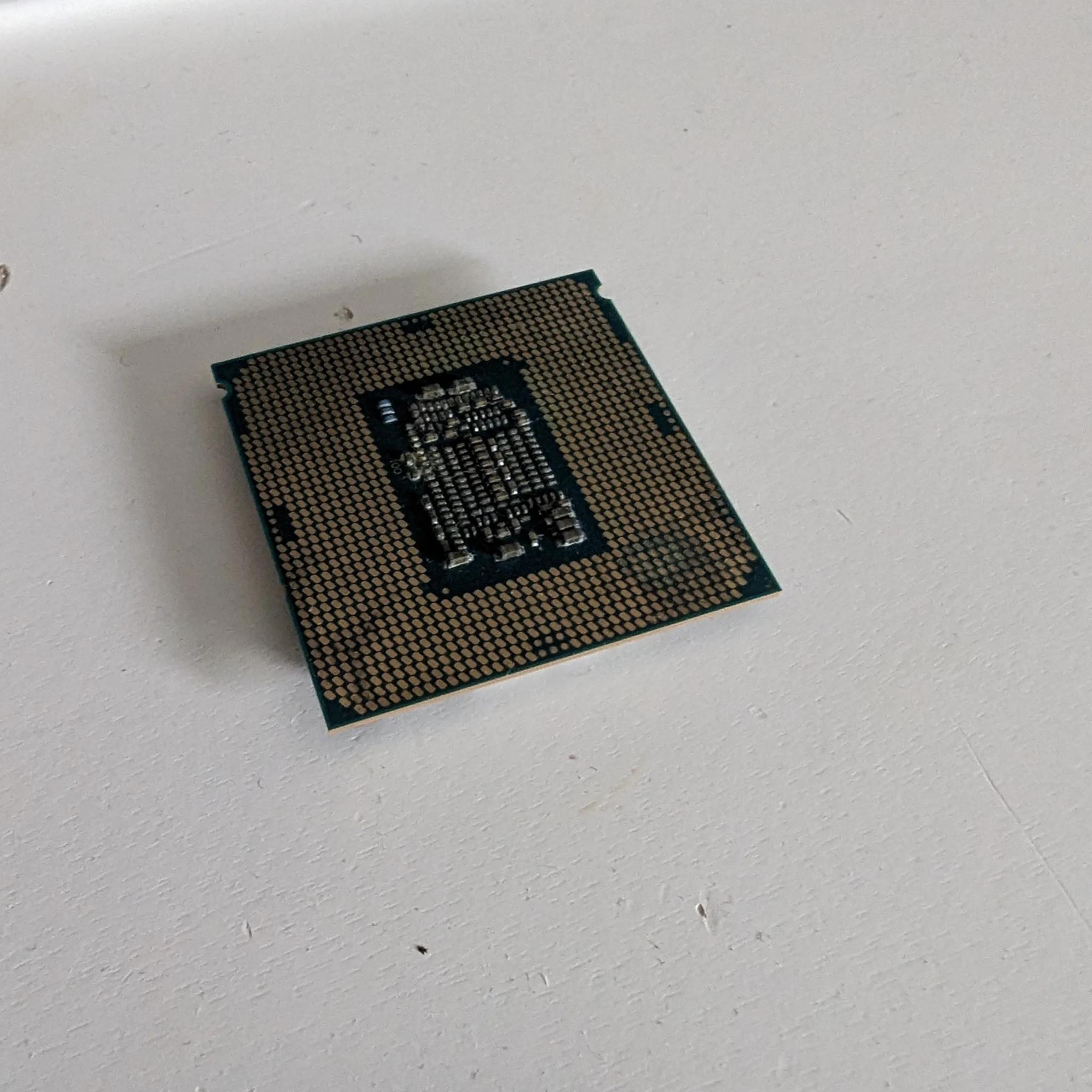 Intel Core Processor i7-7700 (4c 8t)
