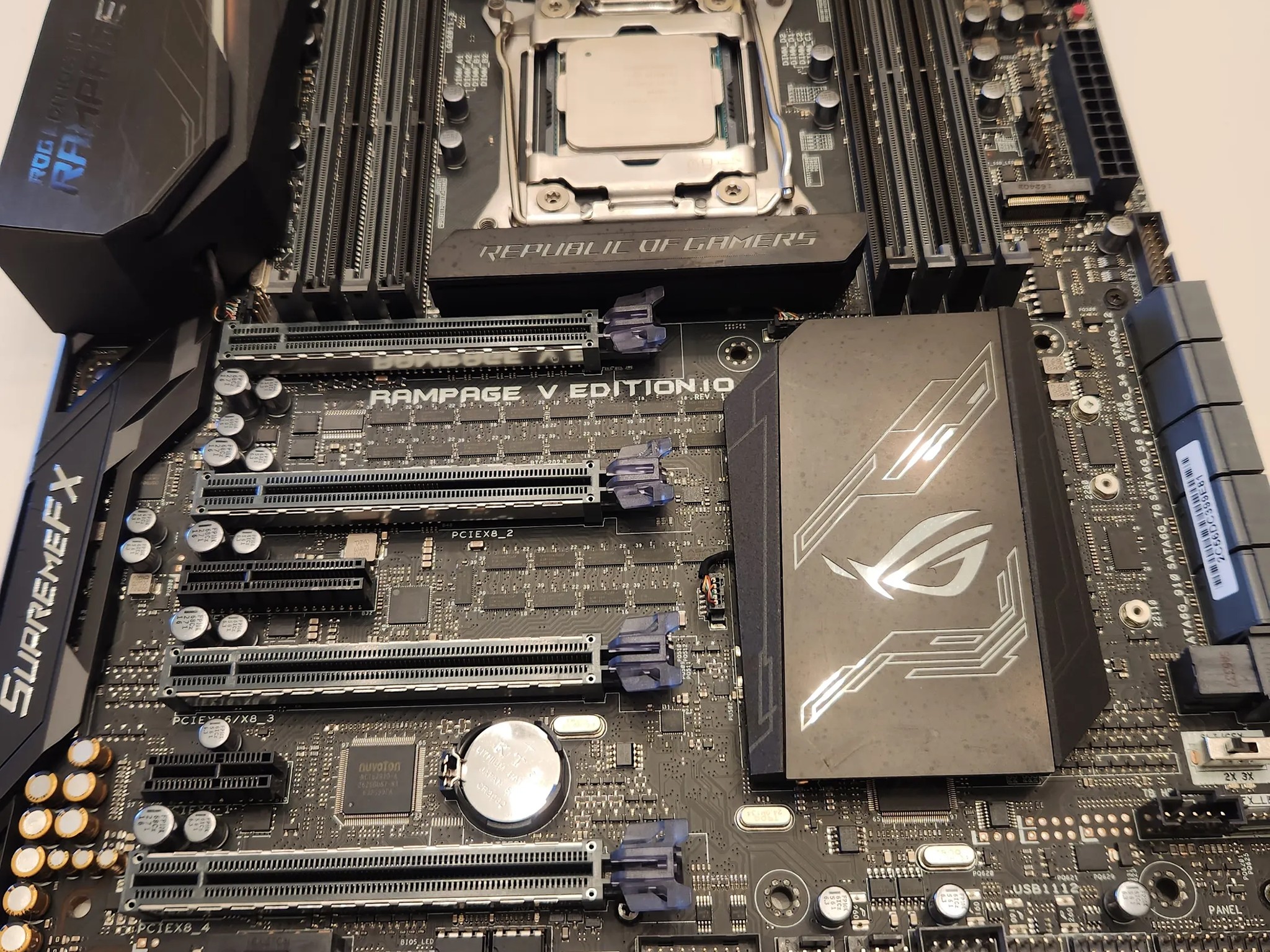 Asus ROG edition 10 rampage V w/ i7 6850k