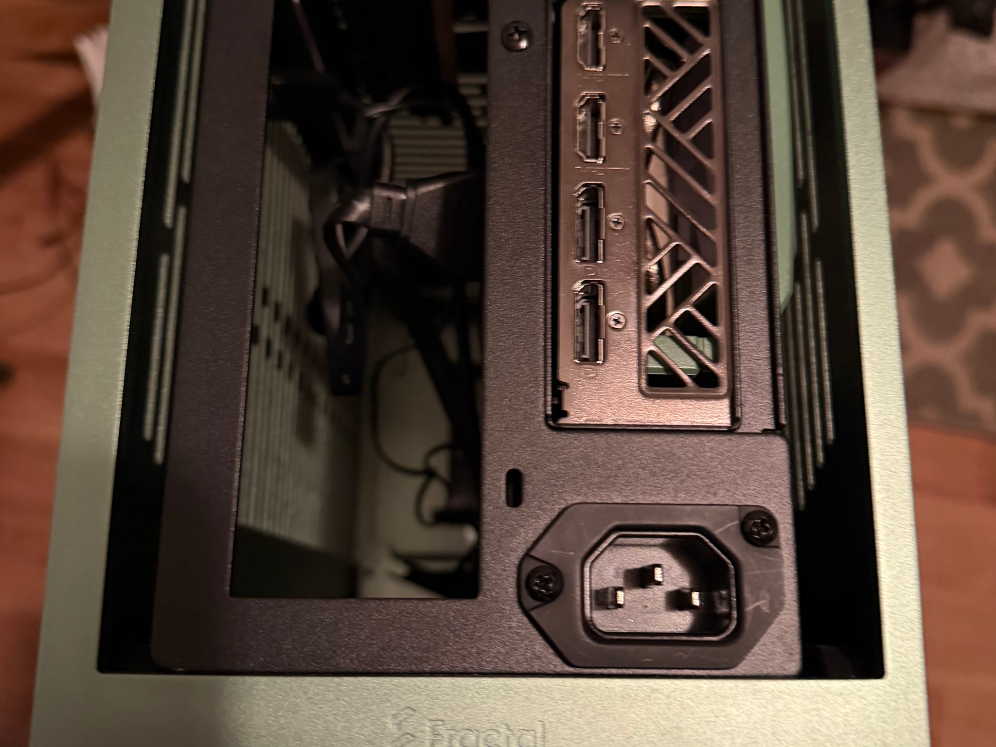 Fractal Design Terra Green 7800X3D, 32GB RAM, 512GB SSD, 7700XT, Win11 Pro Genuine copy!