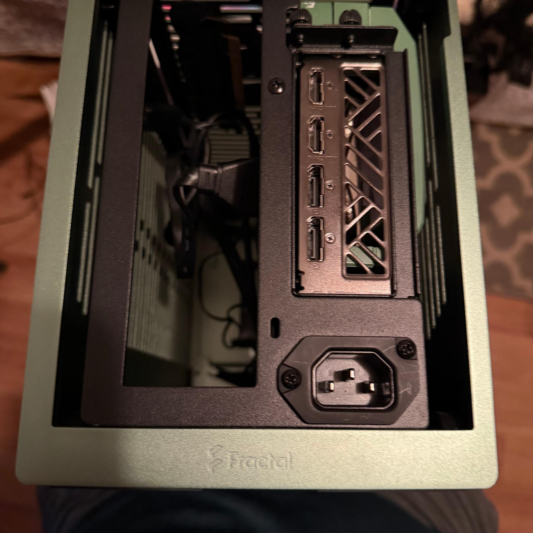 Fractal Design Terra Green 7800X3D, 32GB RAM, 512GB SSD, 7700XT, Win11 Pro Genuine copy!