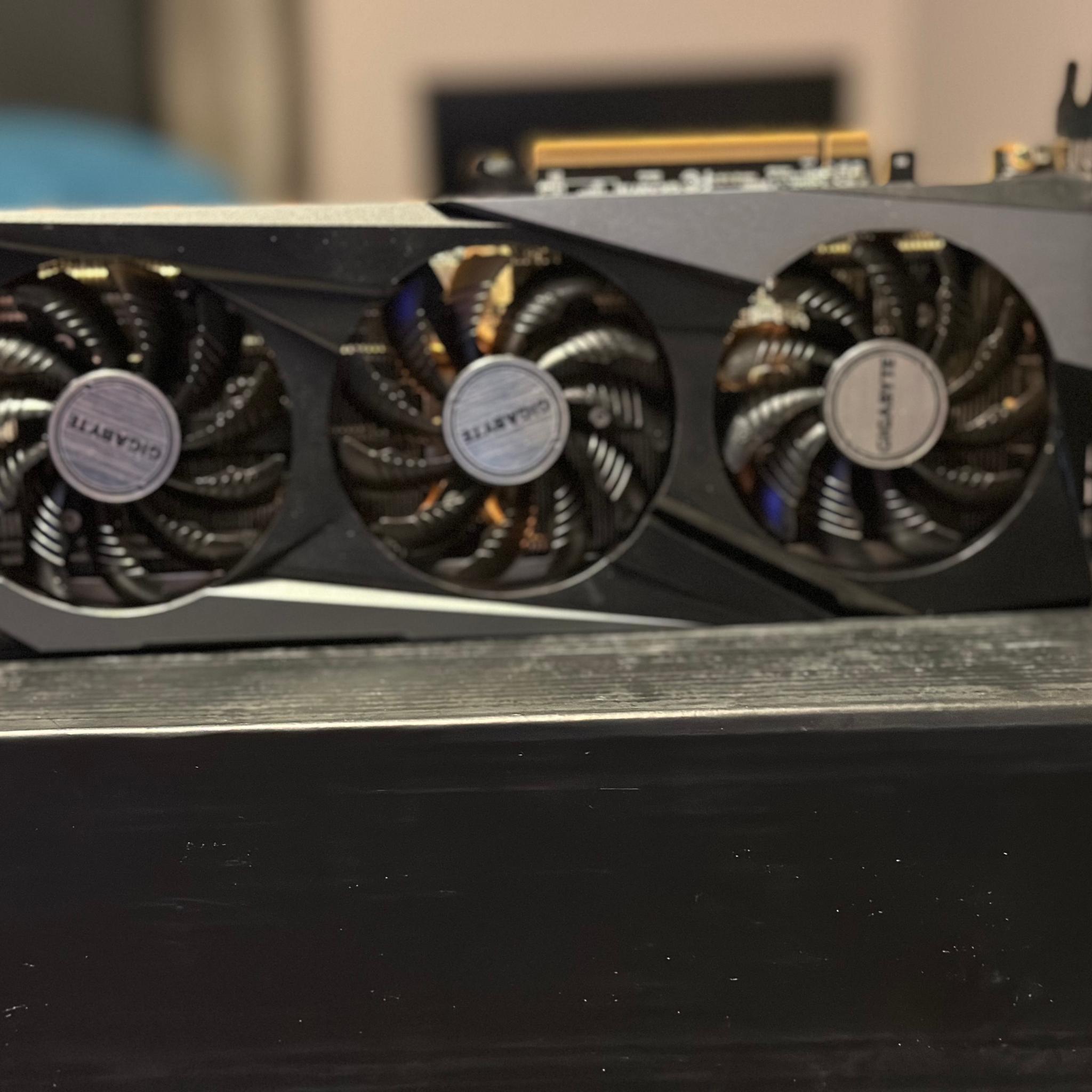 GIGABYTE GAMING OC Radeon RX 6700 XT