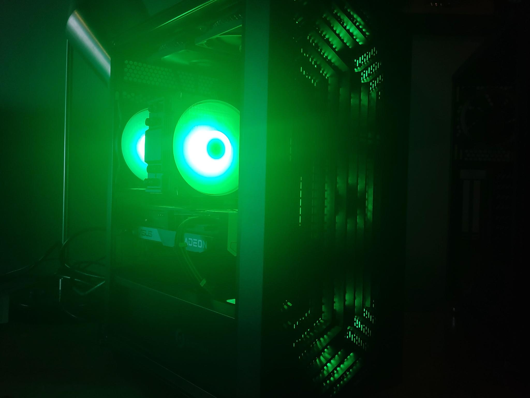 Gaming PC - Ryzen 5 3600, RX 6600XT, 16GB RAM / 1TB SSD