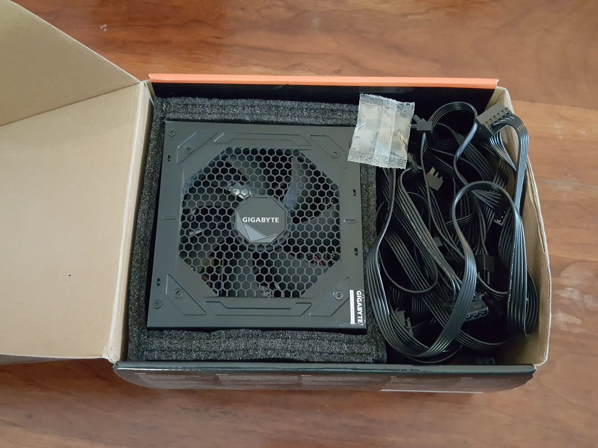 GIGABYTE UD850GM - INLCUDES CABLES | FOR PARTS | NOT WORKING