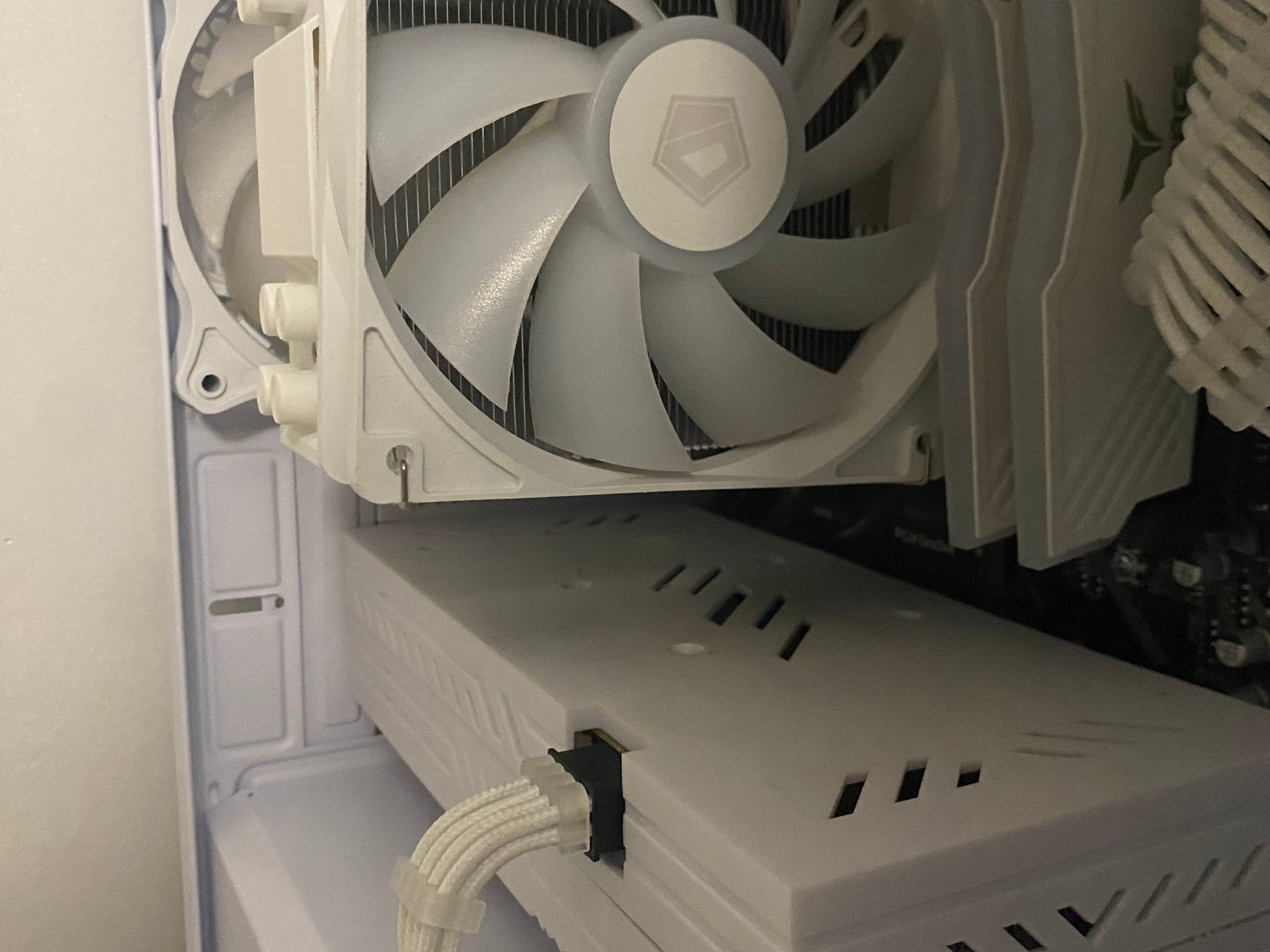 🌨️ Custom Gaming PC | Ryzen 5 3600 | RX 580 8GB | 16GB DDR4 RAM | 512GB SSD | WINDOWS 11 | WIFI