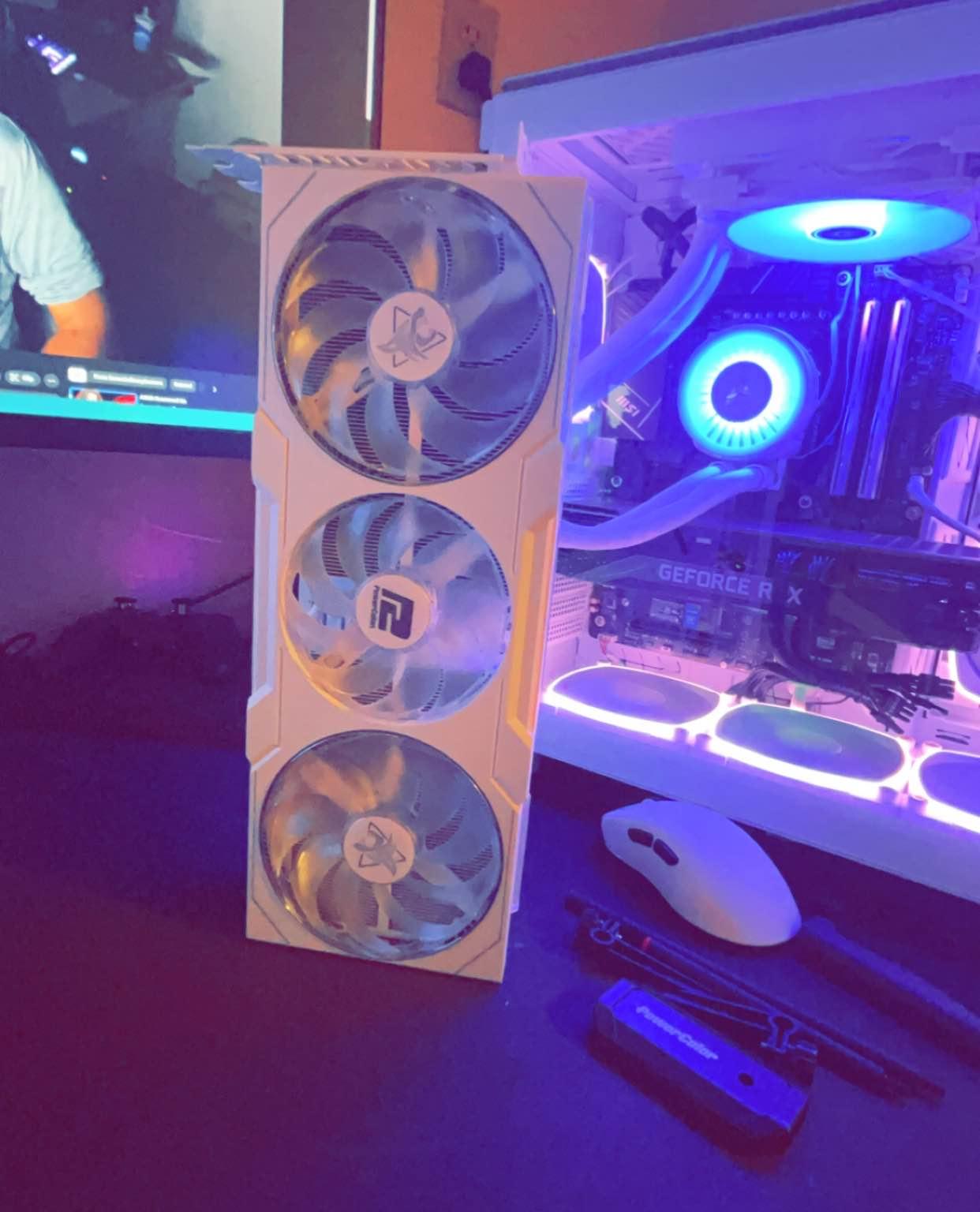 Spectral White PowerColor 7900XT
