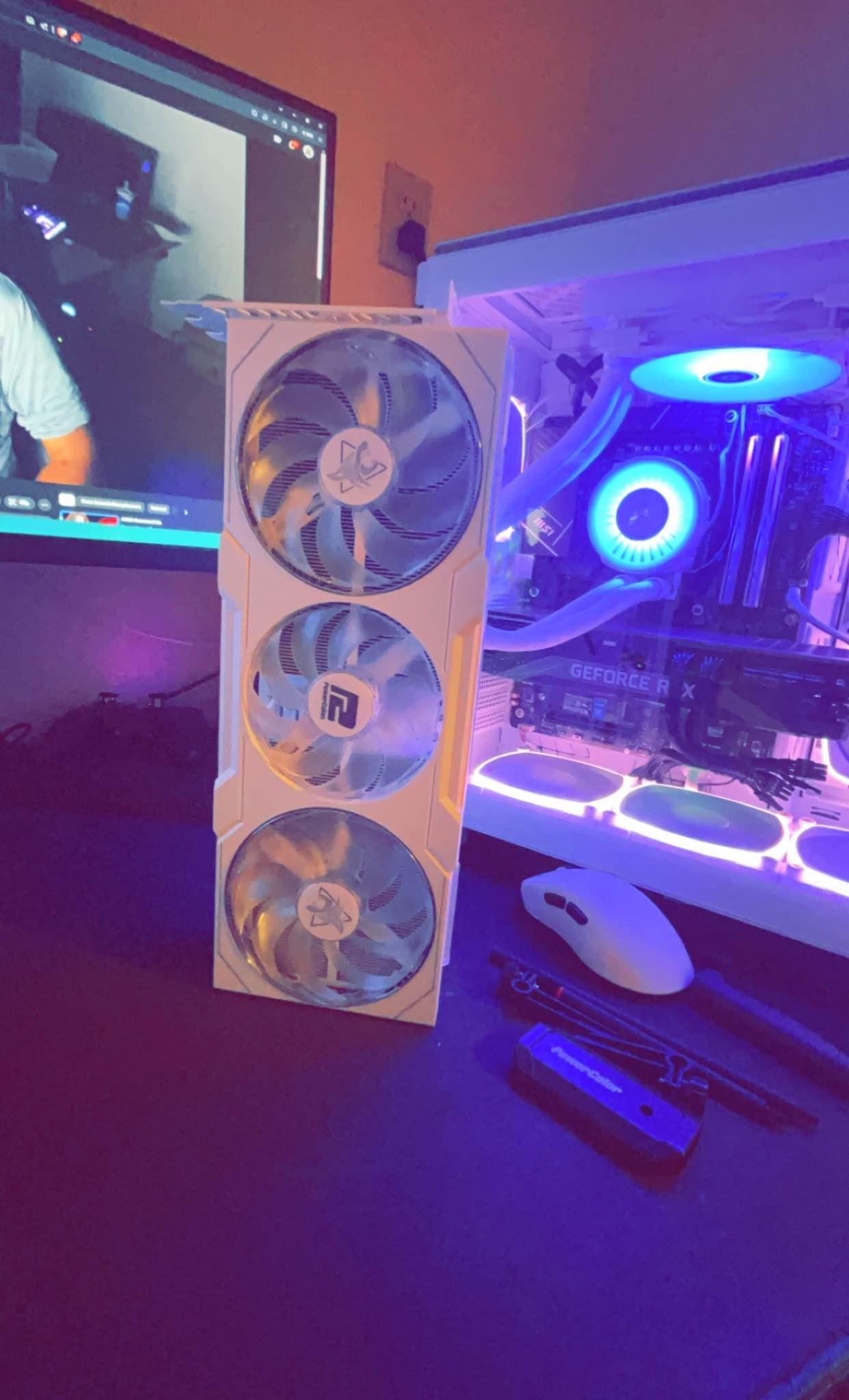 Spectral White PowerColor 7900XT
