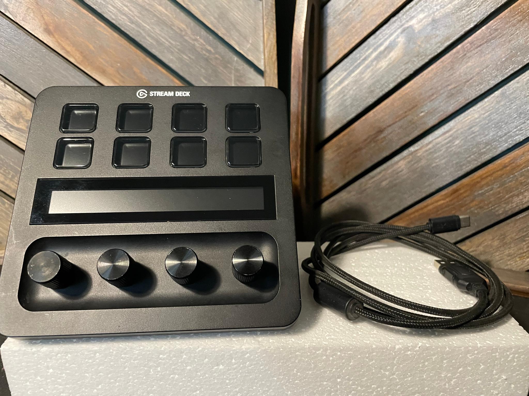 Elgato Stream Deck+ - 8 programmable buttons - Touchscreen display - 4 programmable dials