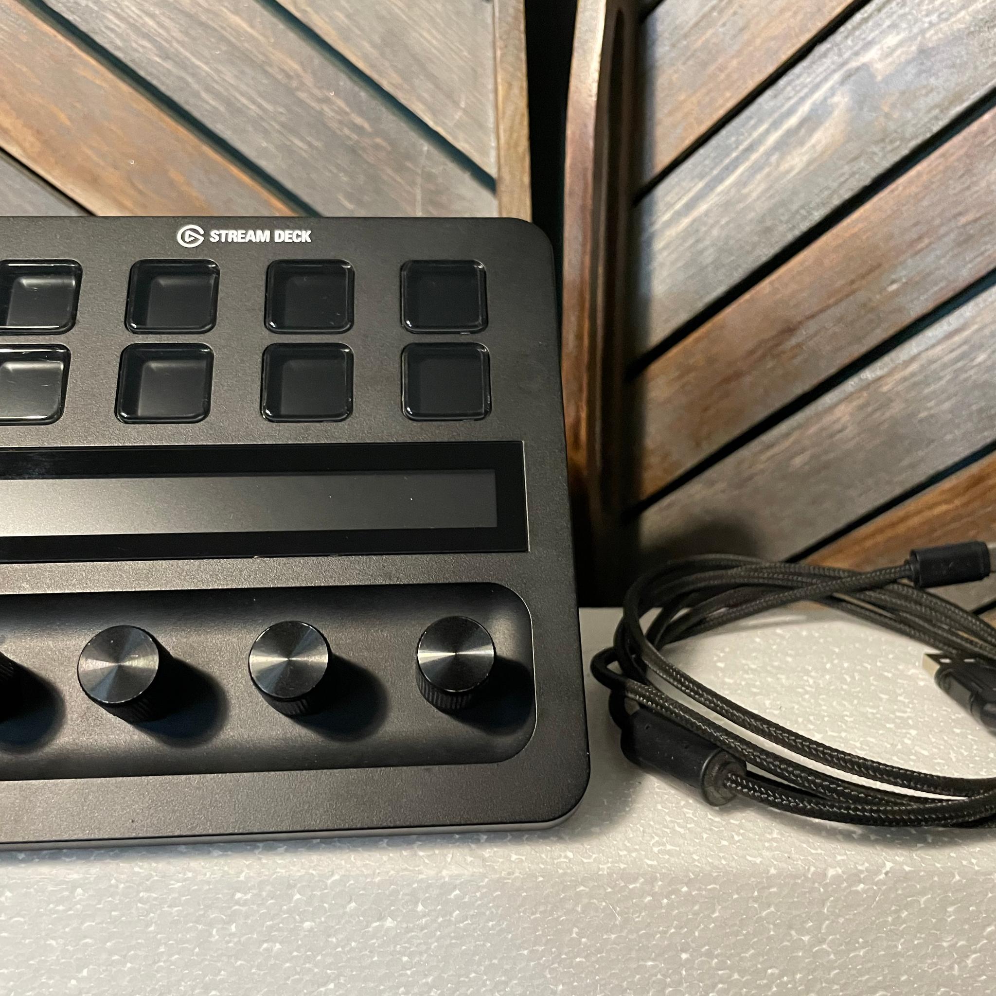 Elgato Stream Deck+ - 8 programmable buttons - Touchscreen display - 4 programmable dials