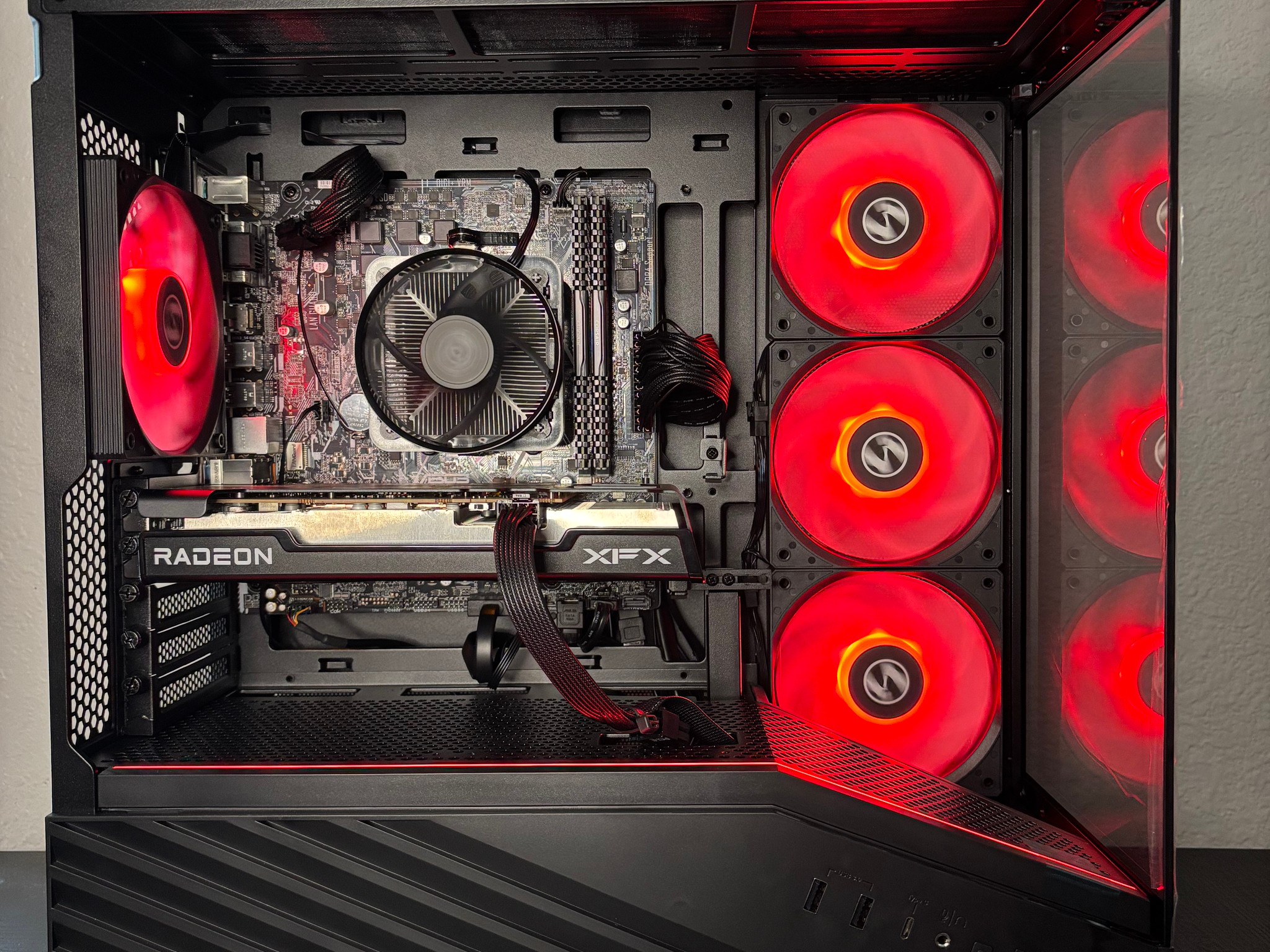 AMD PC | R5 3600 | RX 6600 | 32GB DDR4 | 2TB SATA SSD | 650W PSU
