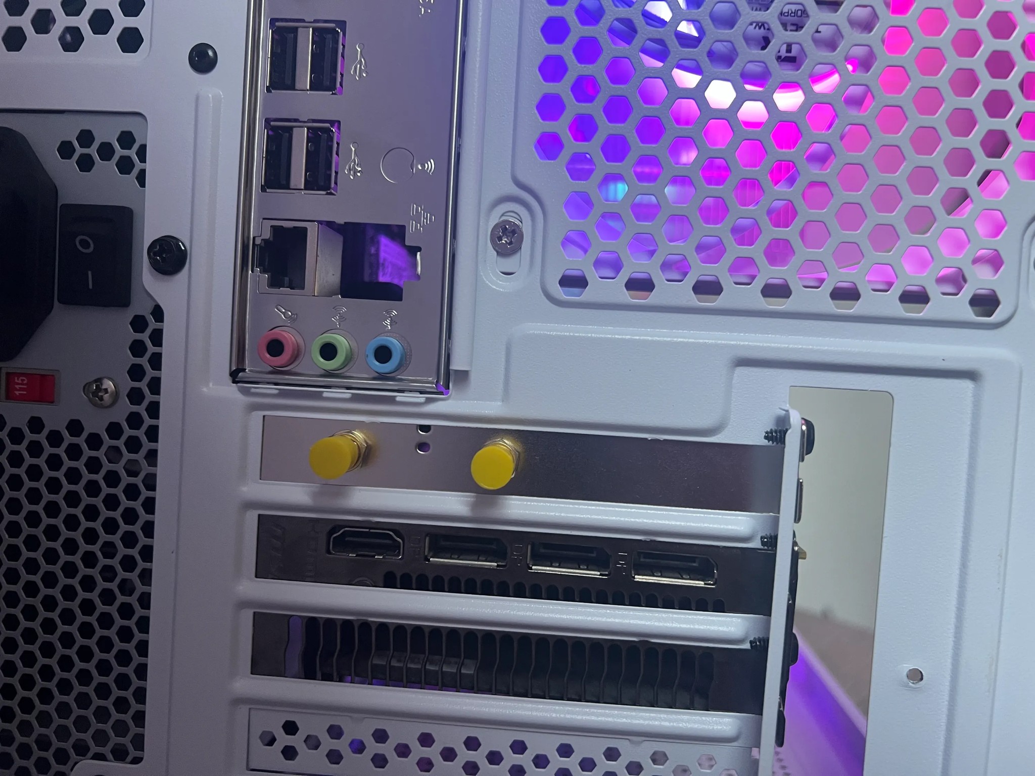 Budget Beast Gaming PC | RX 580 8GB | Intel Core i7 | 16GB RAM | 256 SSD | Windows 10 PRO |