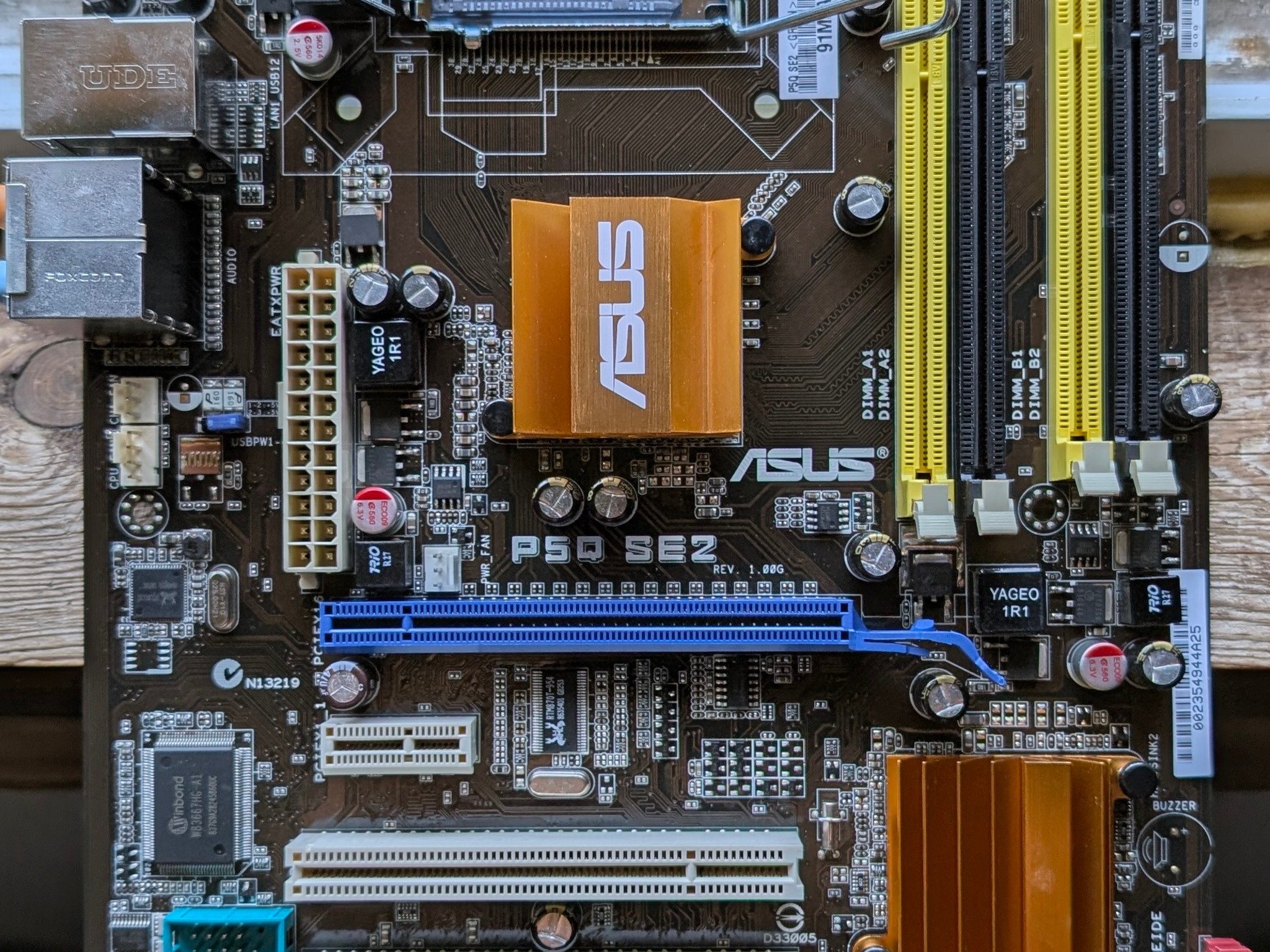 Asus P5q Se2  Socket 775 Retro Beast !